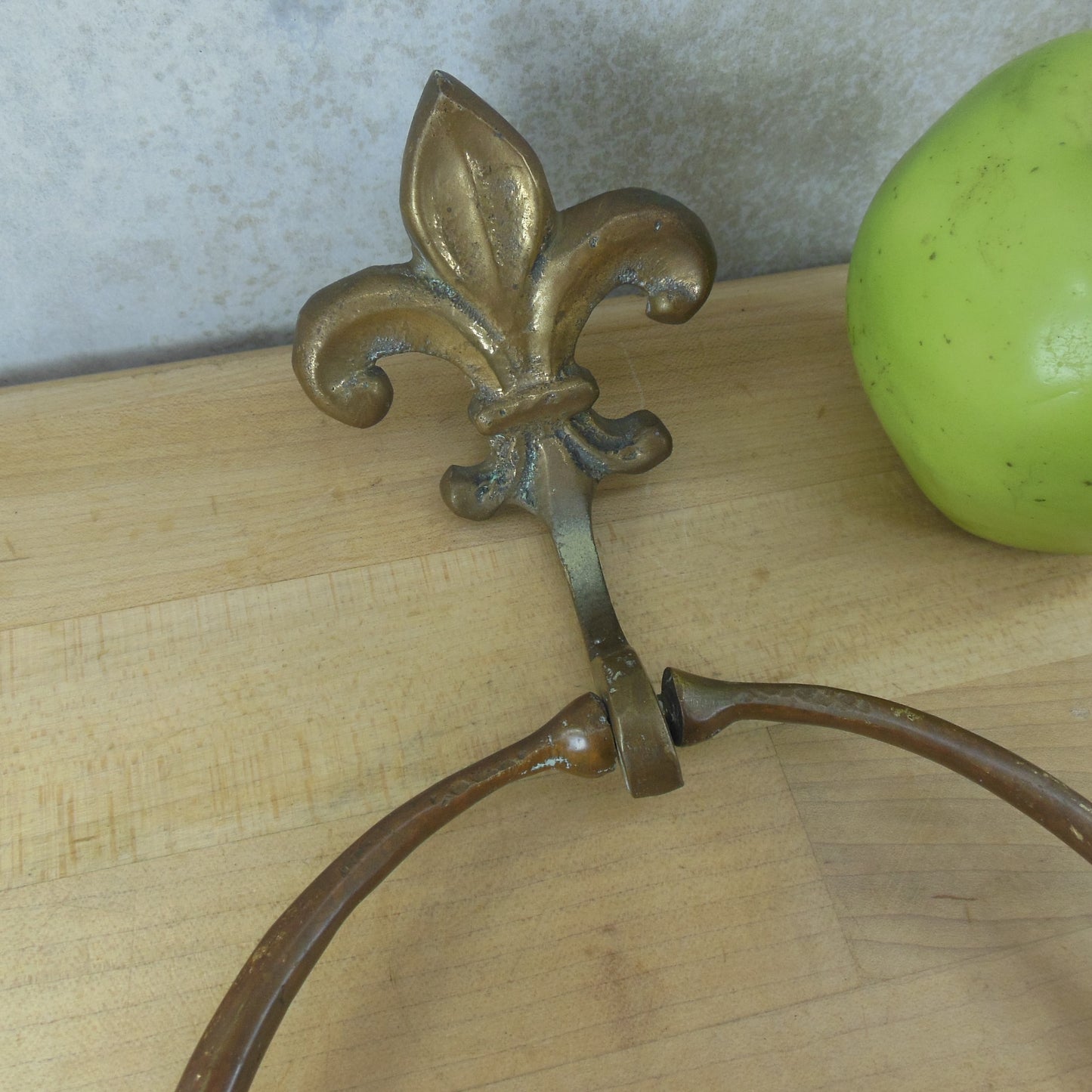 Antique Fleur de Lis Brass Towel Ring Holder 6.25" Cast Wrought