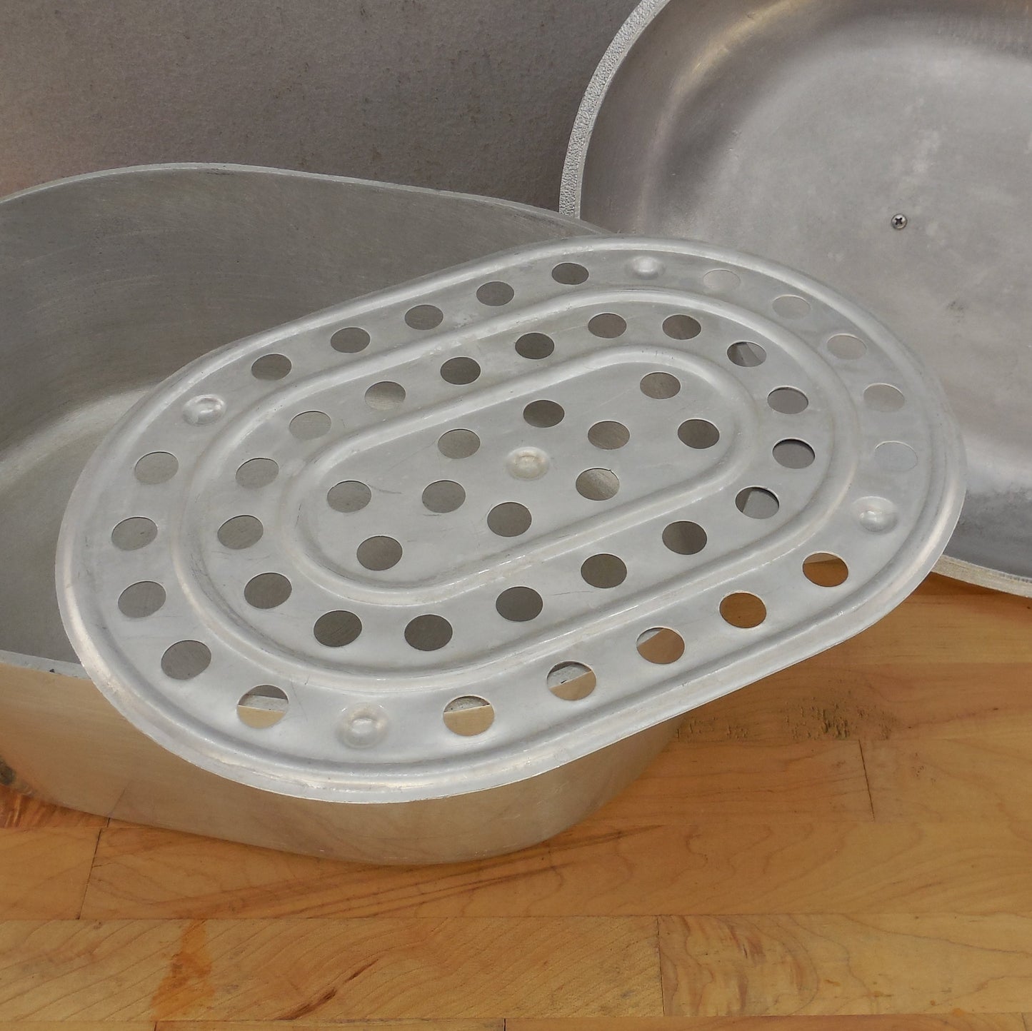 Forever Ware New Orleans Large Cast Aluminum Oval Roaster Pot 11.5 Quart Trivet Insert