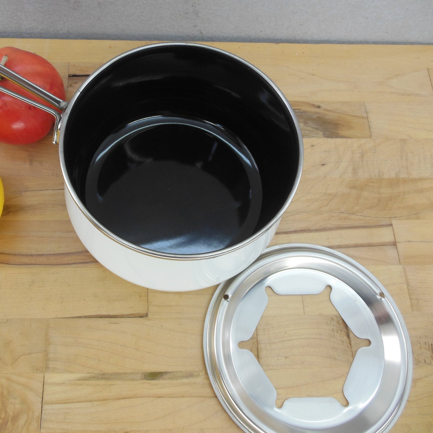 Chantal White Enamelware 1.5 Quart Fondue Pot Saucepan Unused Vintage
