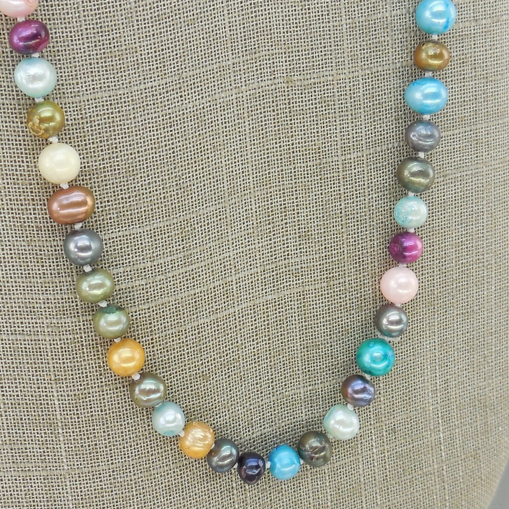 Unbranded Dyed Multicolor Fresh Water Pearl Bead Necklace 18" Knotted