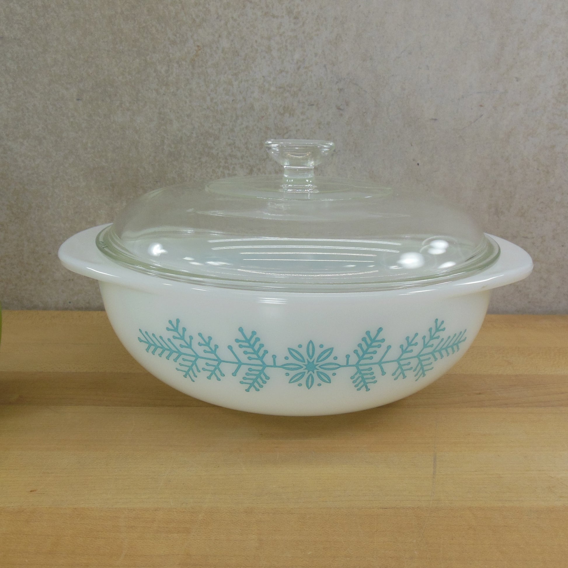 Pyrex Glass USA 1962 Promotional Casserole Dish & Lid Frost Garland Turquoise