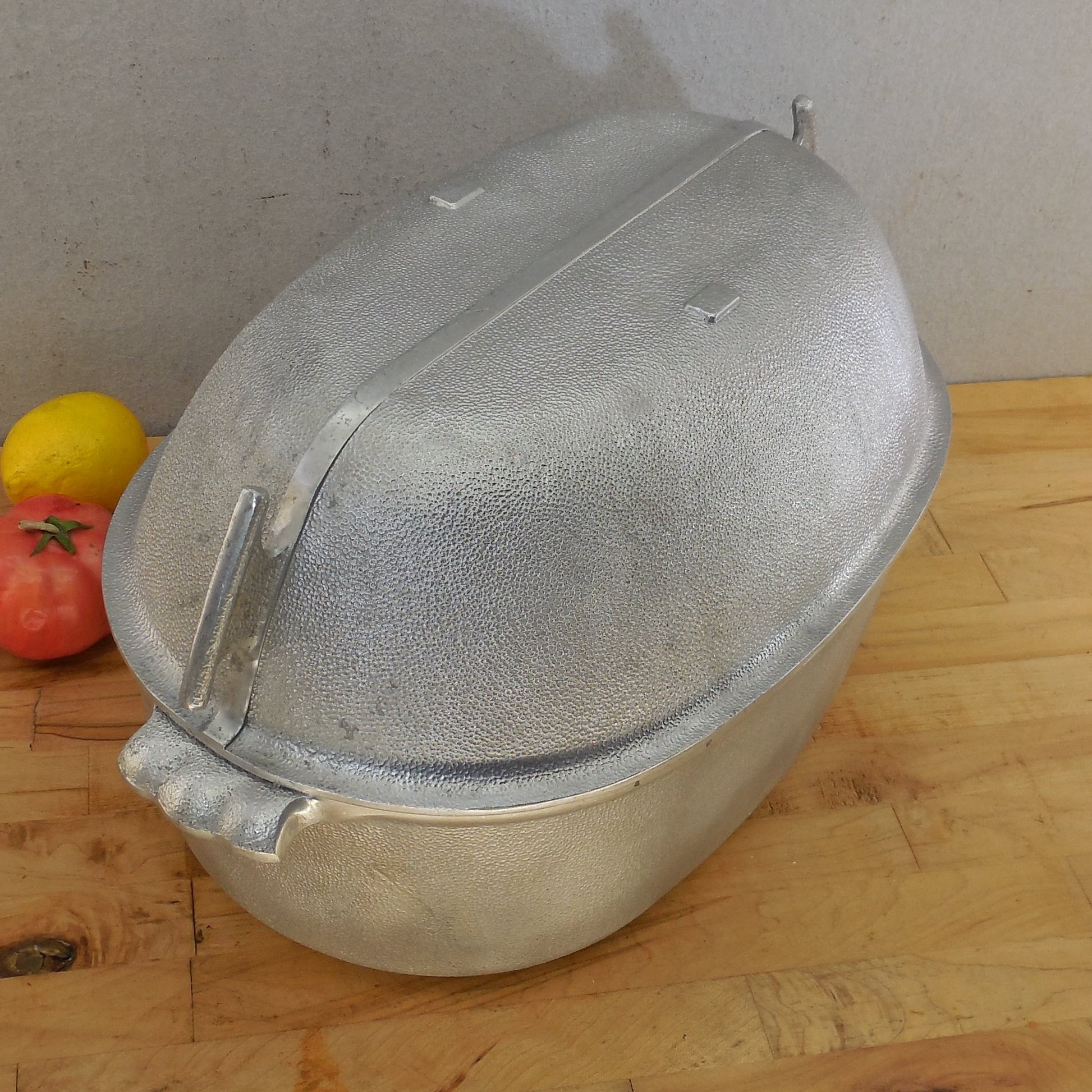 Guardian Service Ware Aluminum Lg. 10 Qt Oval Turkey Roaster Pot & Lid