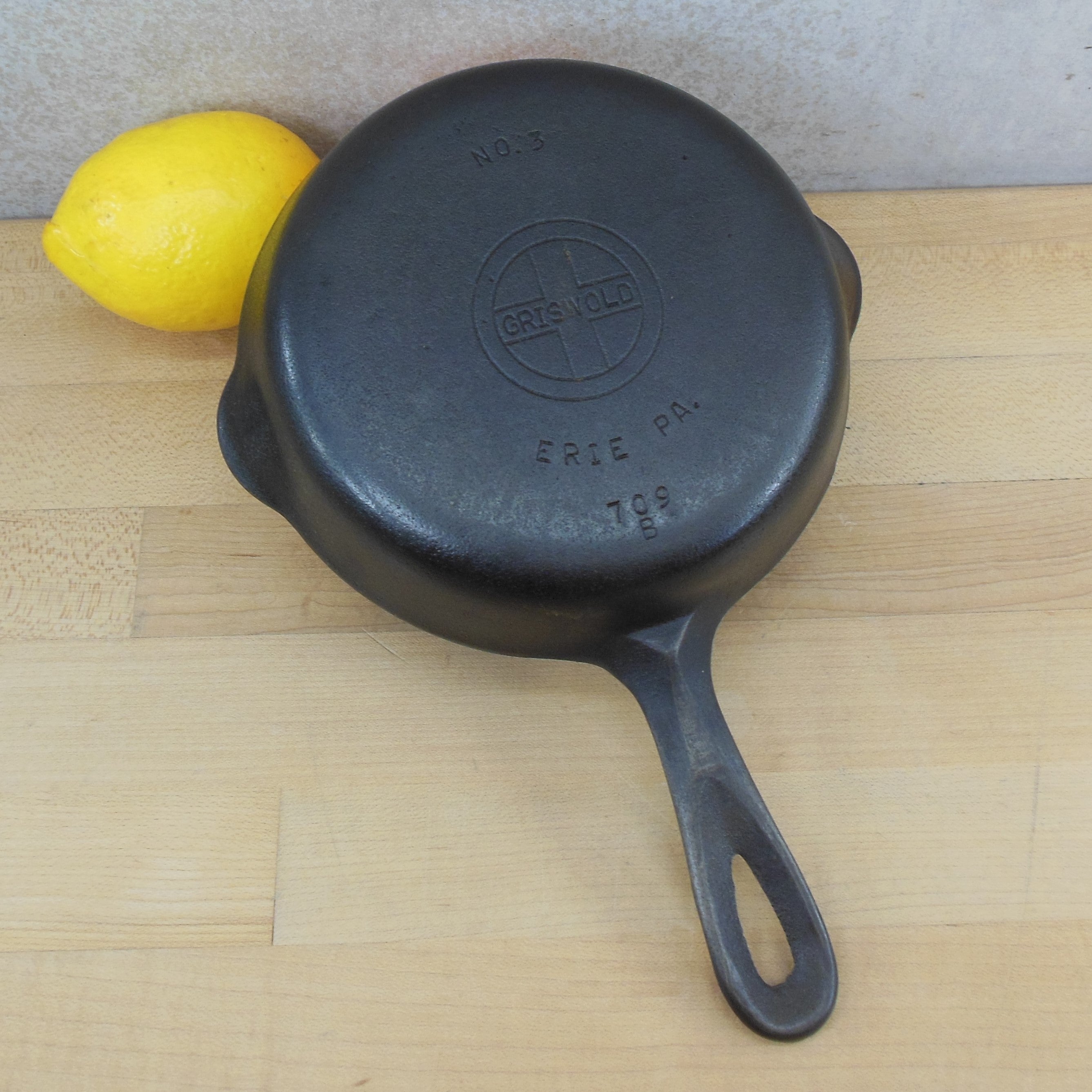 Griswold No. 3 Cast Iron Skillet 709 Small Logo Badge Restored