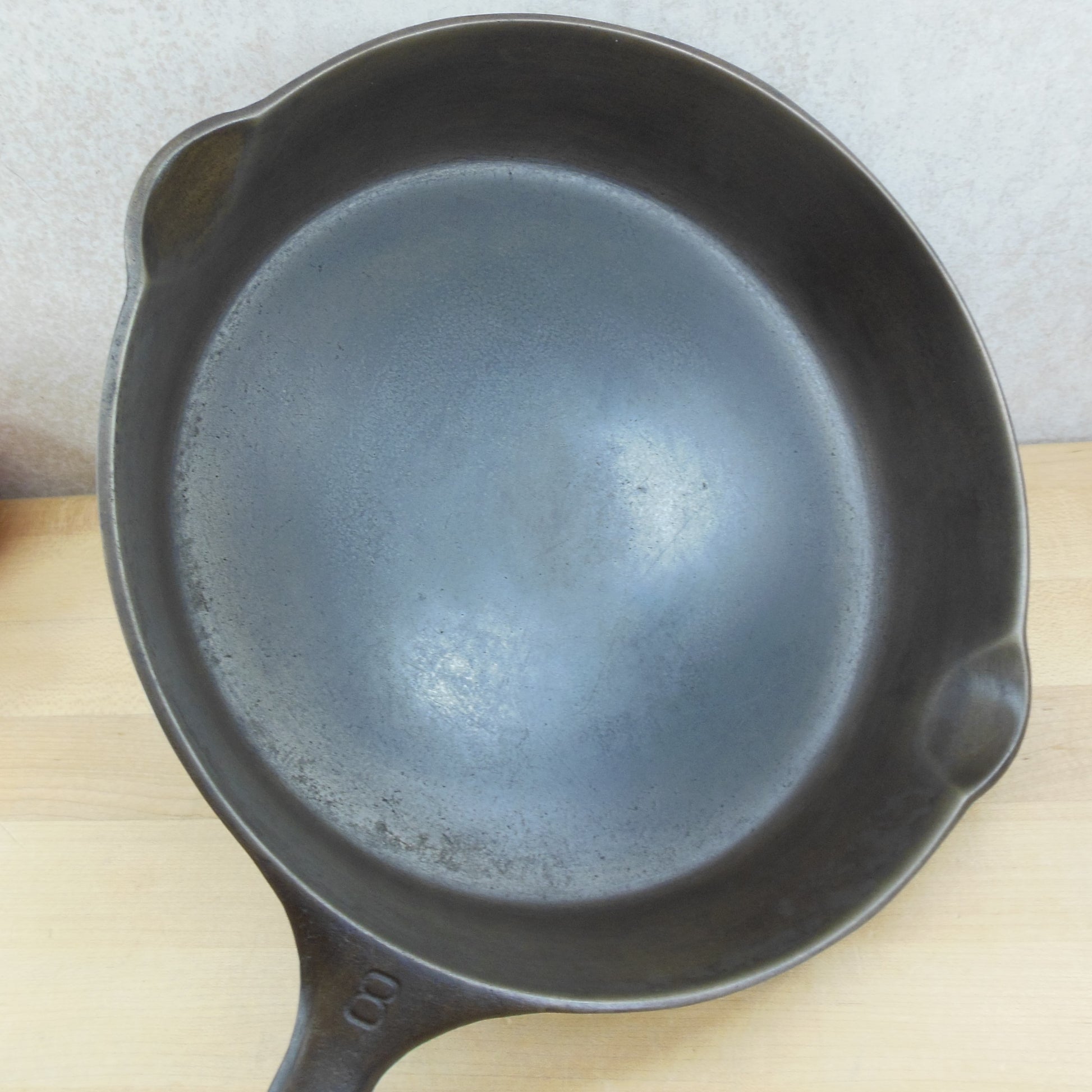 Griswold #8 Cast Iron Skillet with Large Block Logo and Smooth