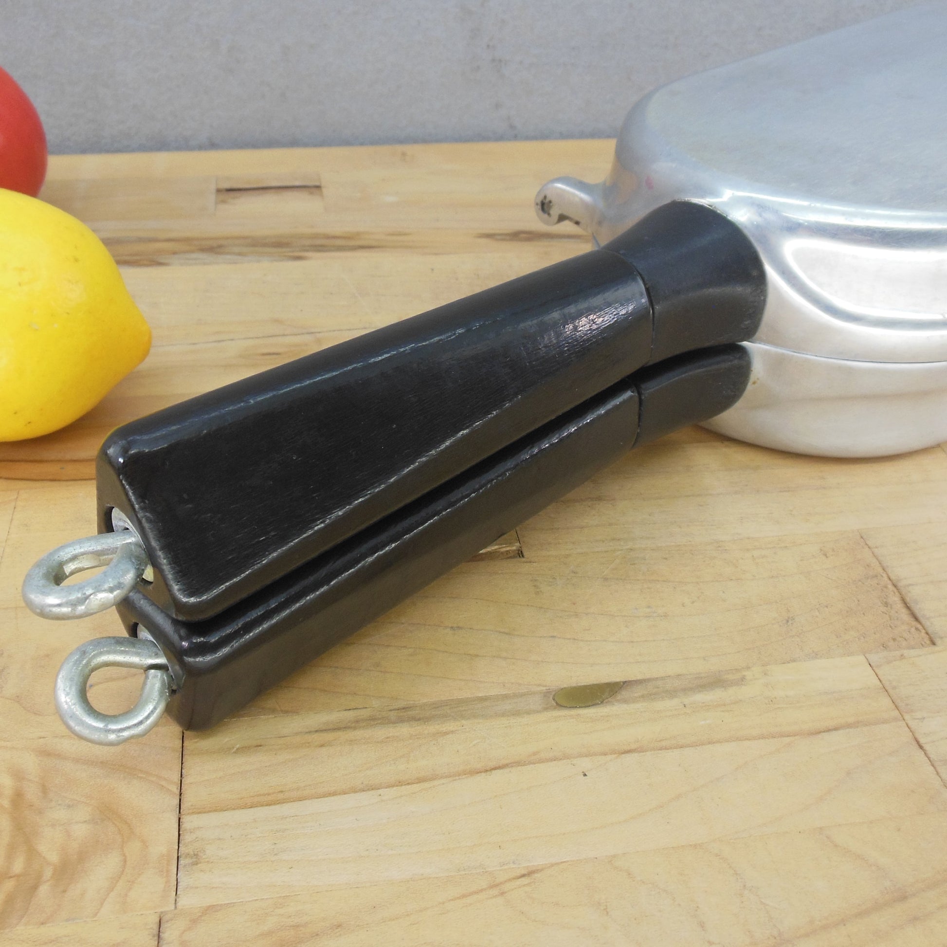 Miracle Maid G2 Cast Aluminum Folding Hinged Omelet Fish Pan Double Cooker Cleaned EUC
