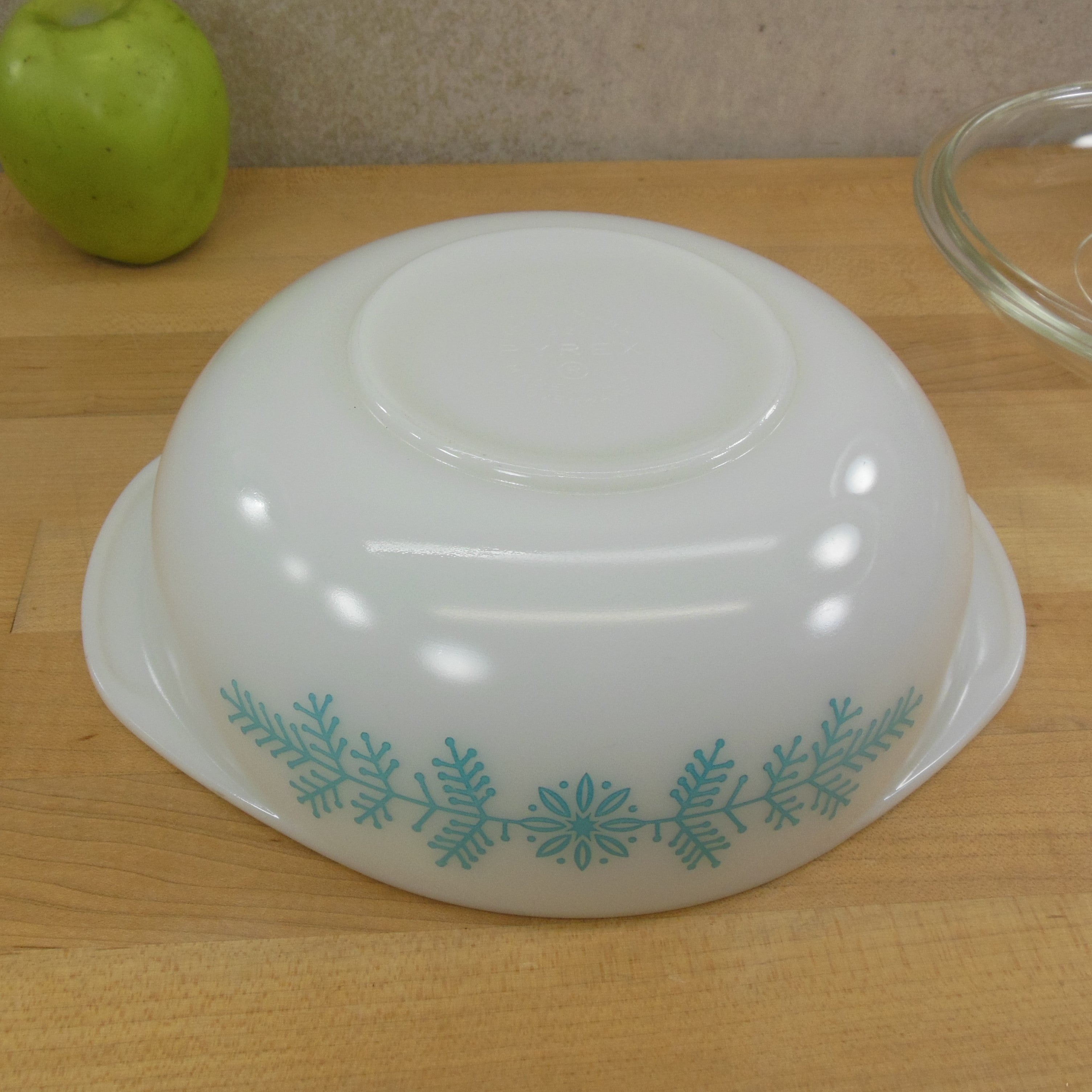 Pyrex on sale frost garland 023 casserole