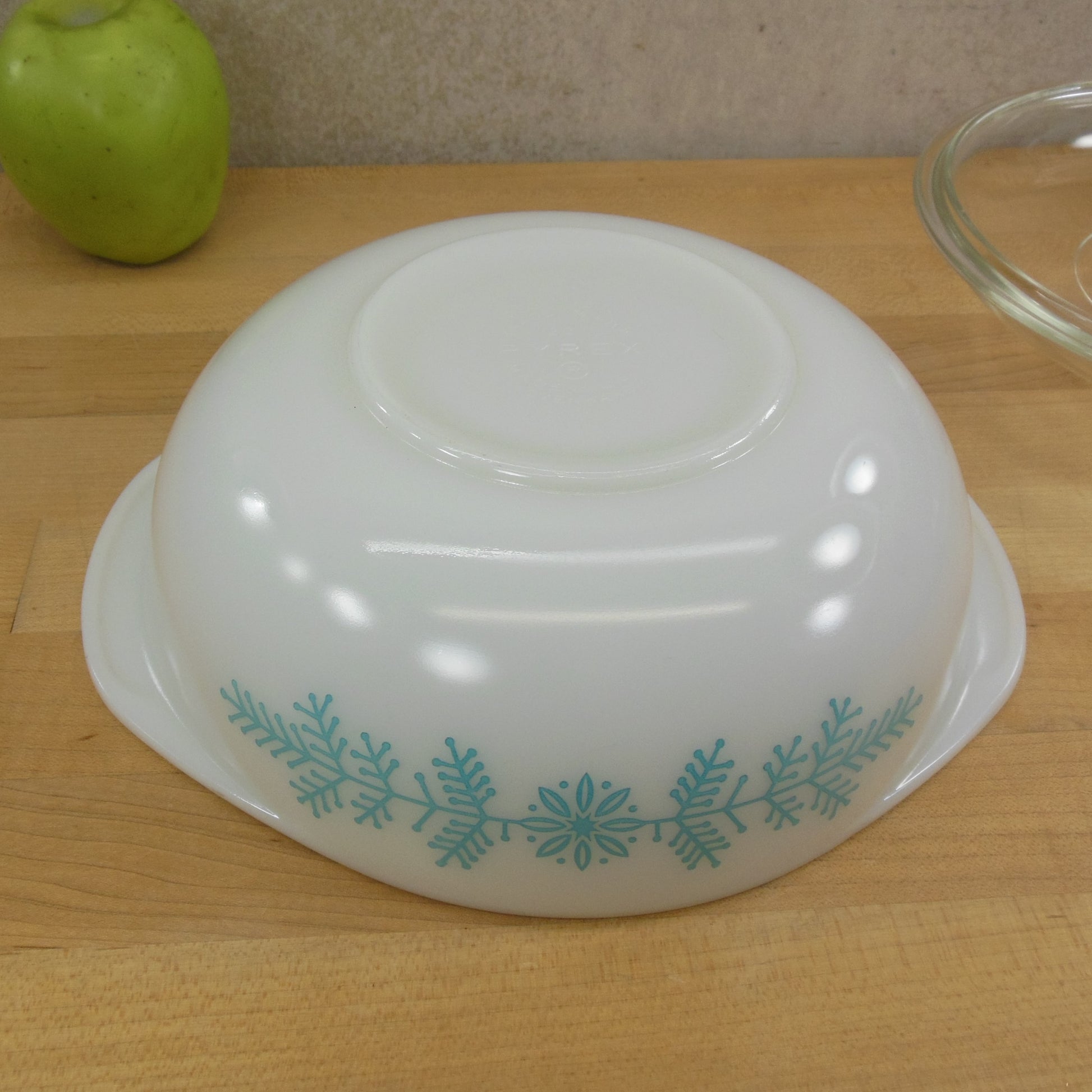 Pyrex Glass USA 1962 Promotional Casserole Dish & Lid Frost Garland Turquoise 023