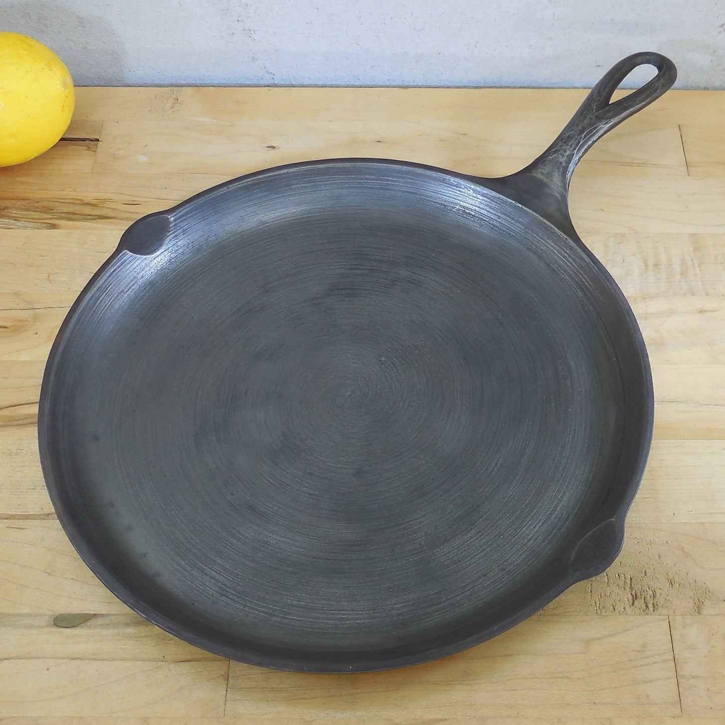 Griswold Cast Iron Skillet Griddle 108 201A Lg. Block Badge - Variation Used