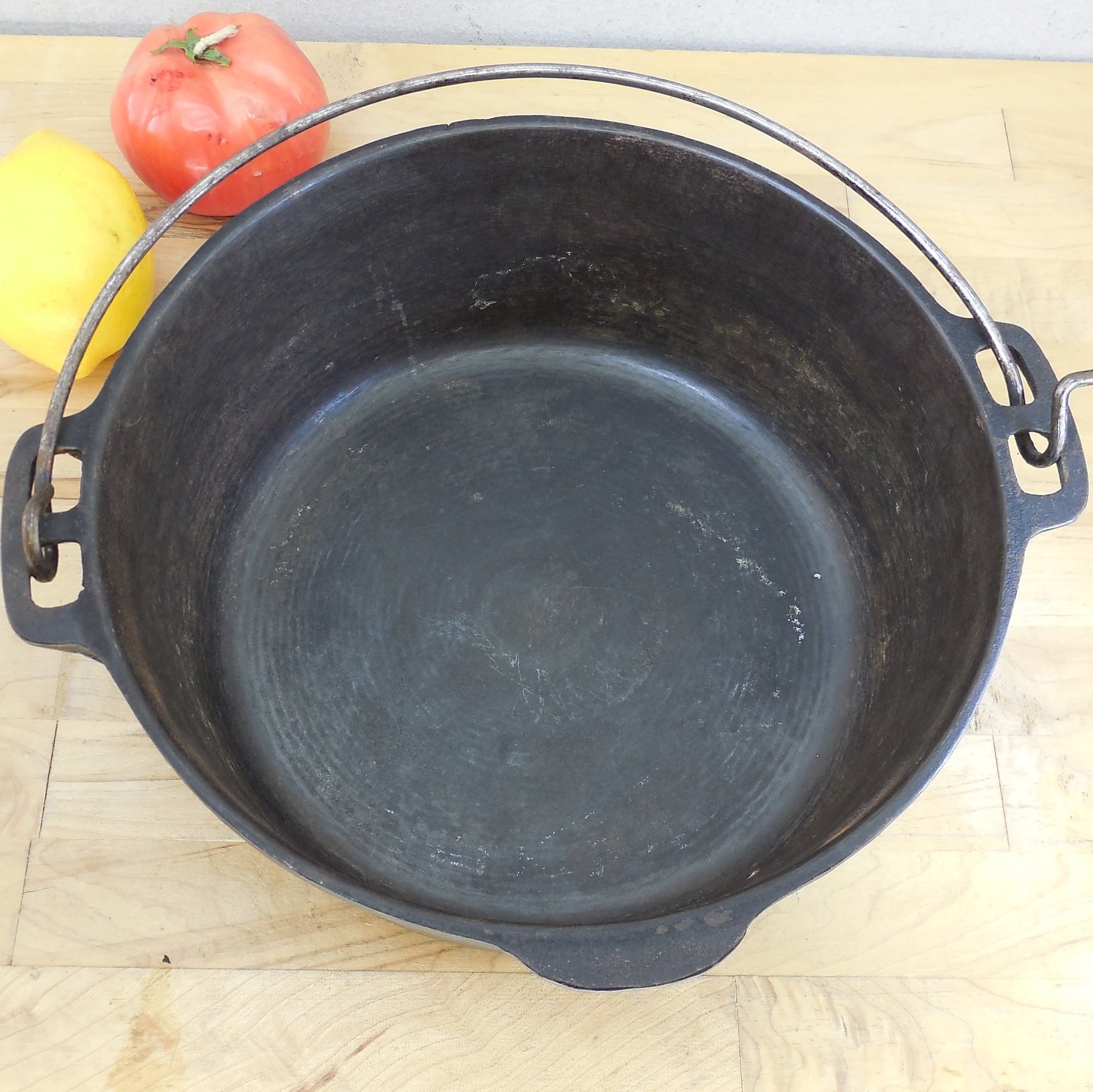 Wagner Ware Griswold Dual Badge 5 Quart Cast Iron Dutch Oven #8 No Lid unrestored