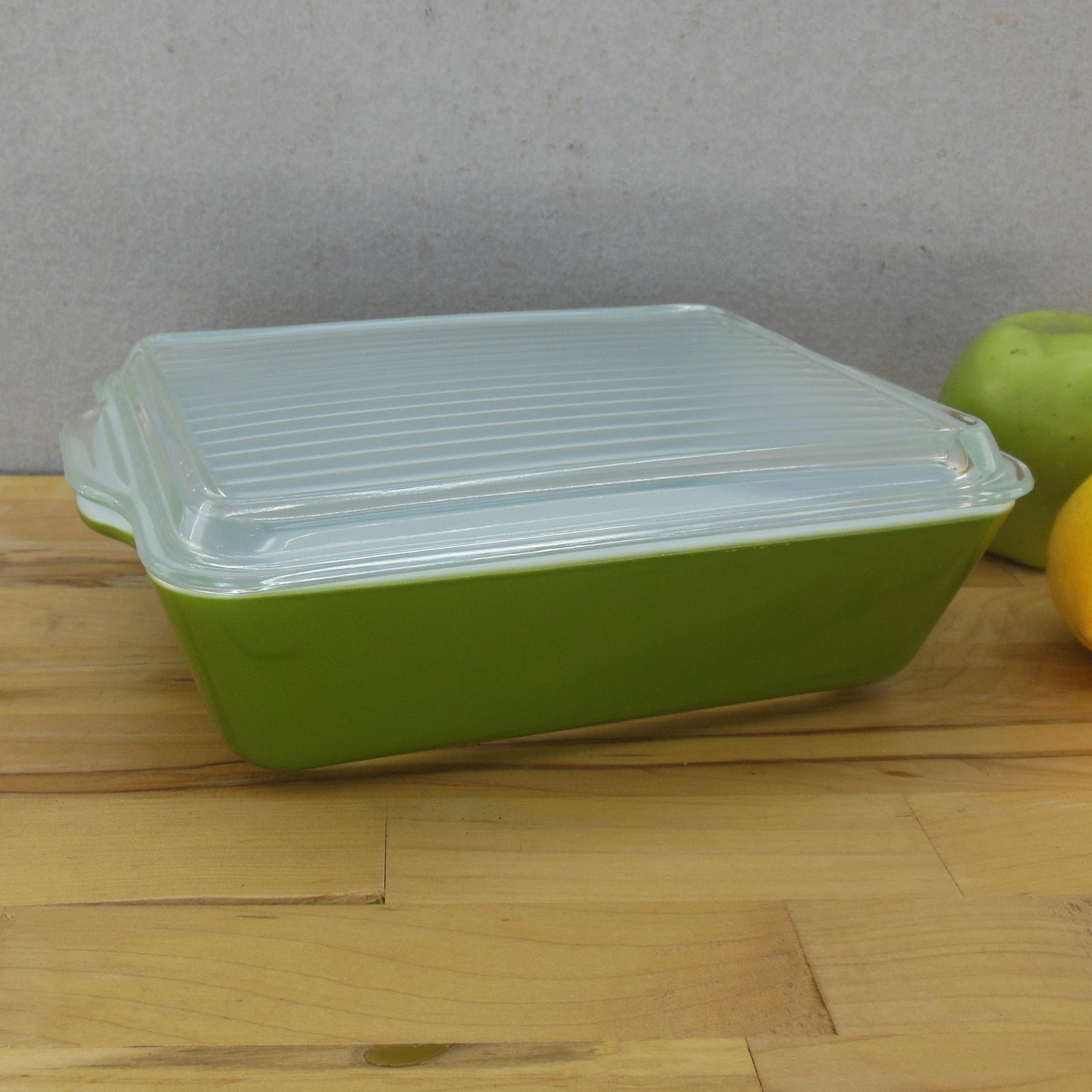 Pyrex Glass USA Large 1.5 Qt. Green Casserole Refrigerator Dish 0503