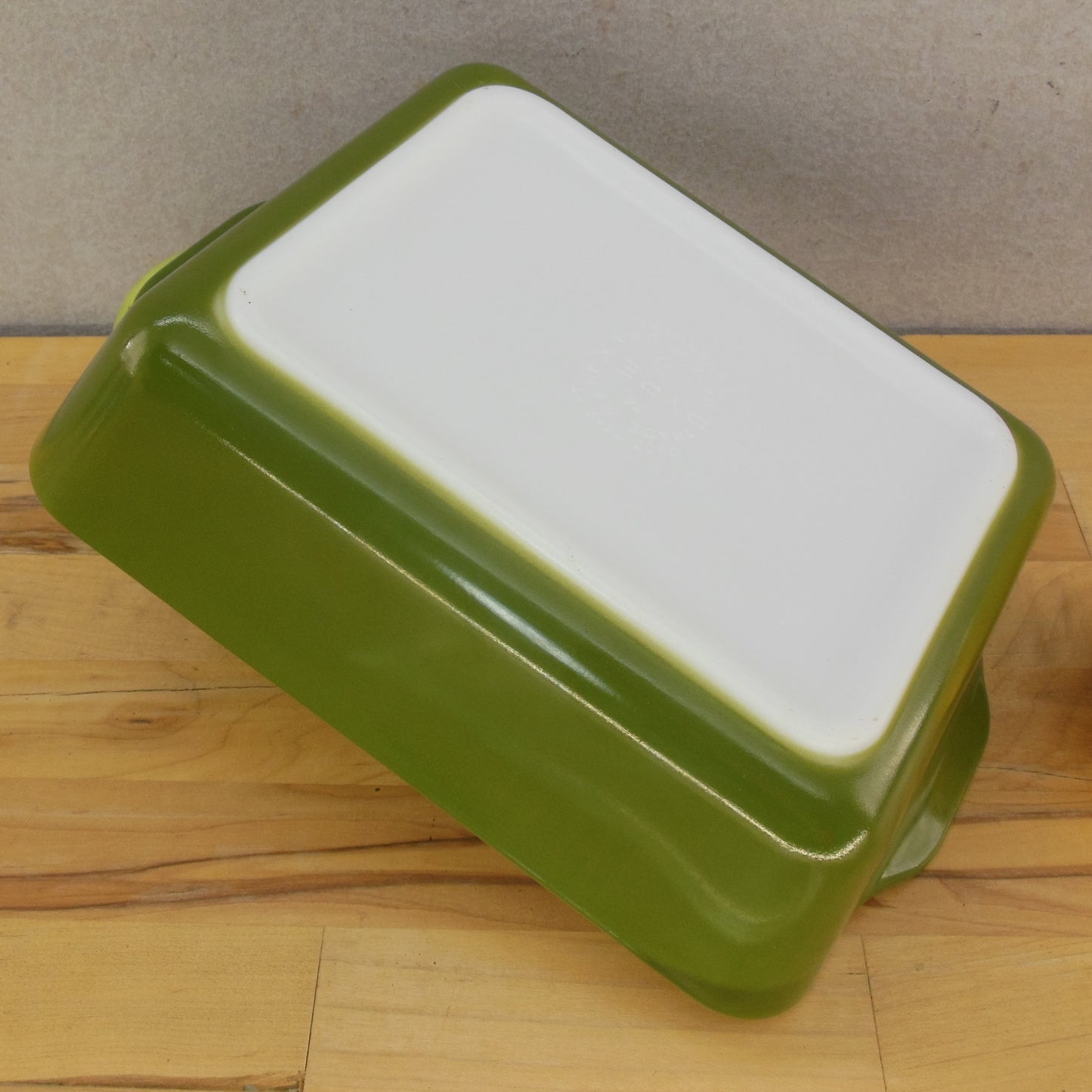 Pyrex Glass USA Large 1.5 Qt. Green Casserole Refrigerator Dish 0503 EUC