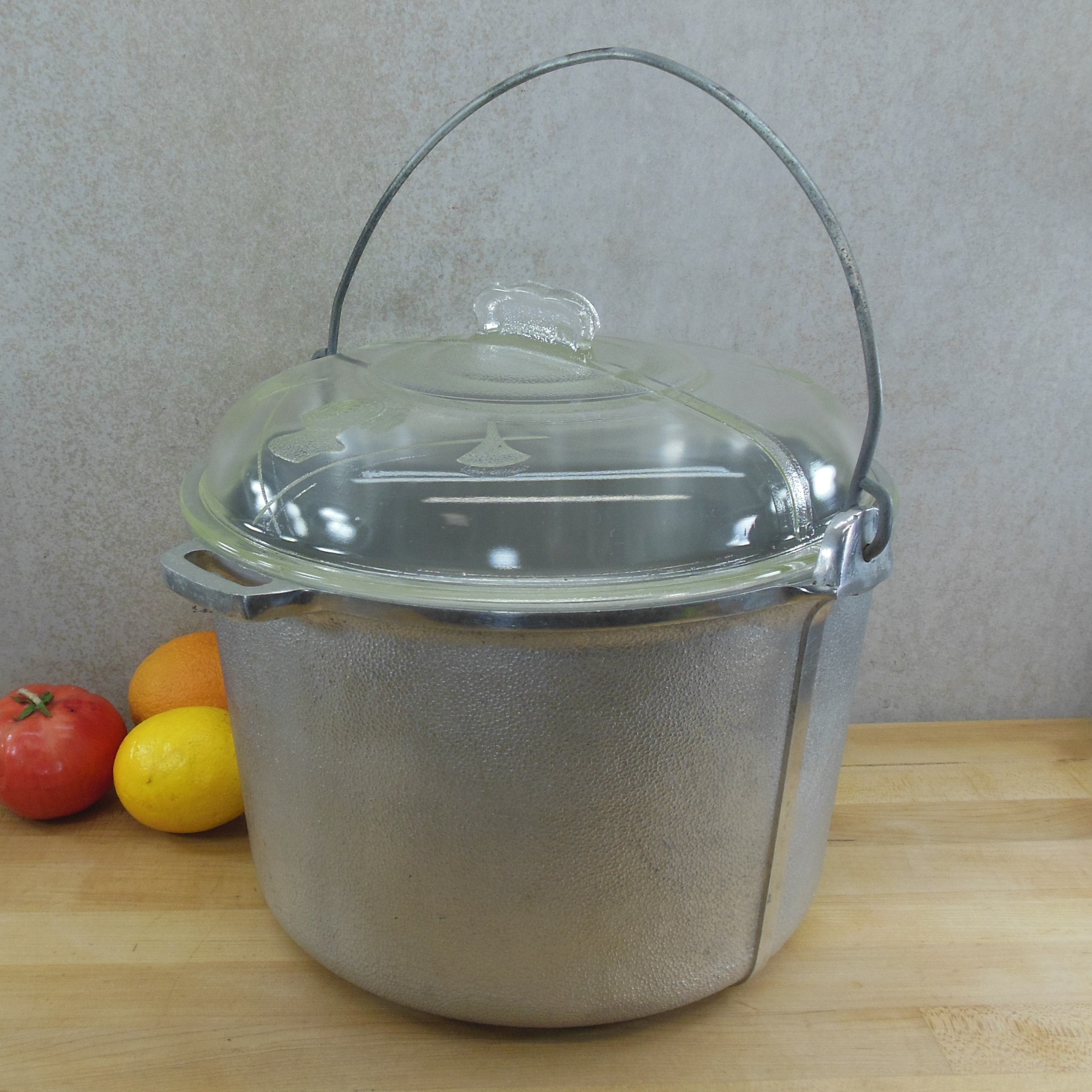 Guardian Service Ware Cast Aluminum 12 Quart Stock Pot & Glass Lid – Olde  Kitchen & Home