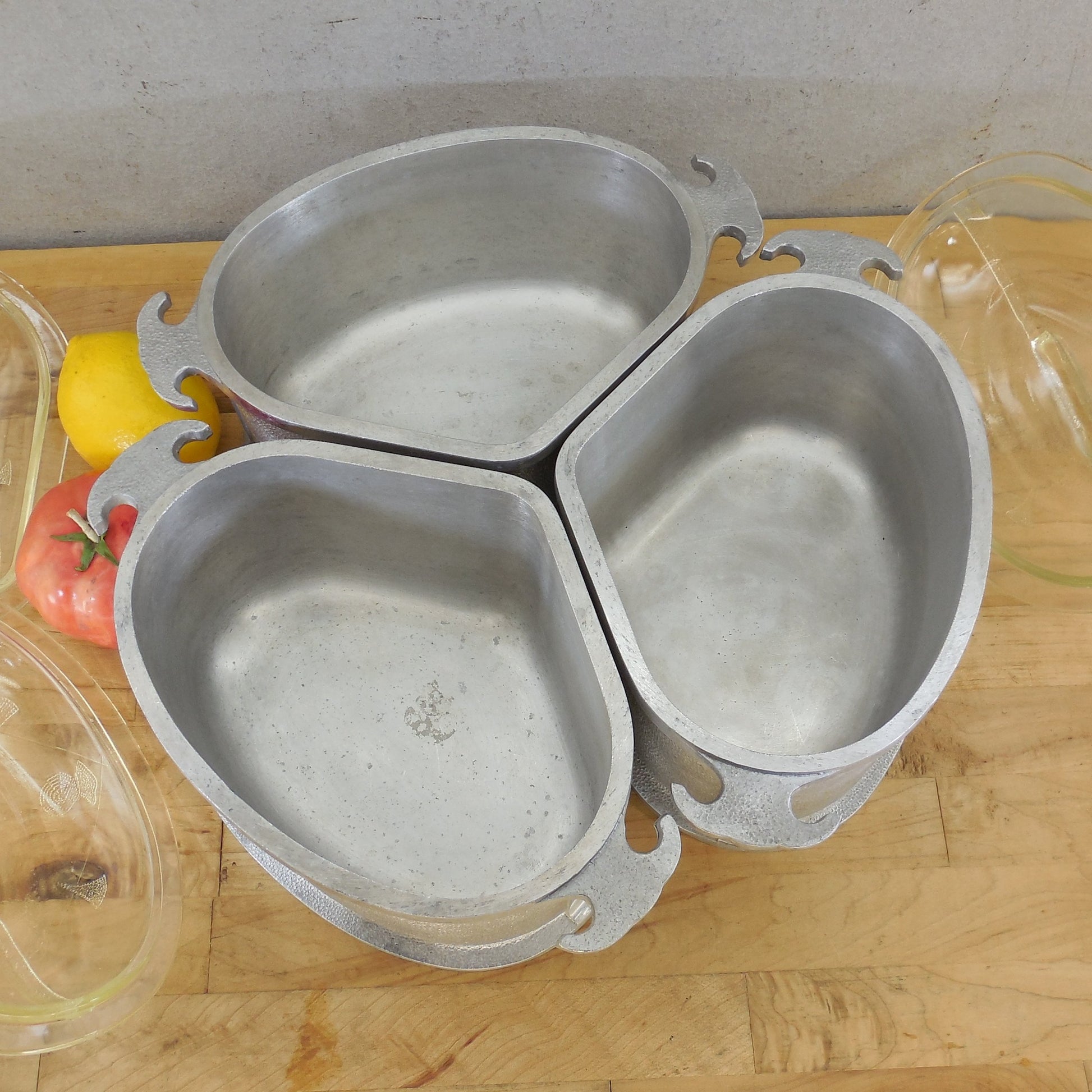 Guardian Service Ware Triangular Casserole Pan Pot 3 Set With Lids