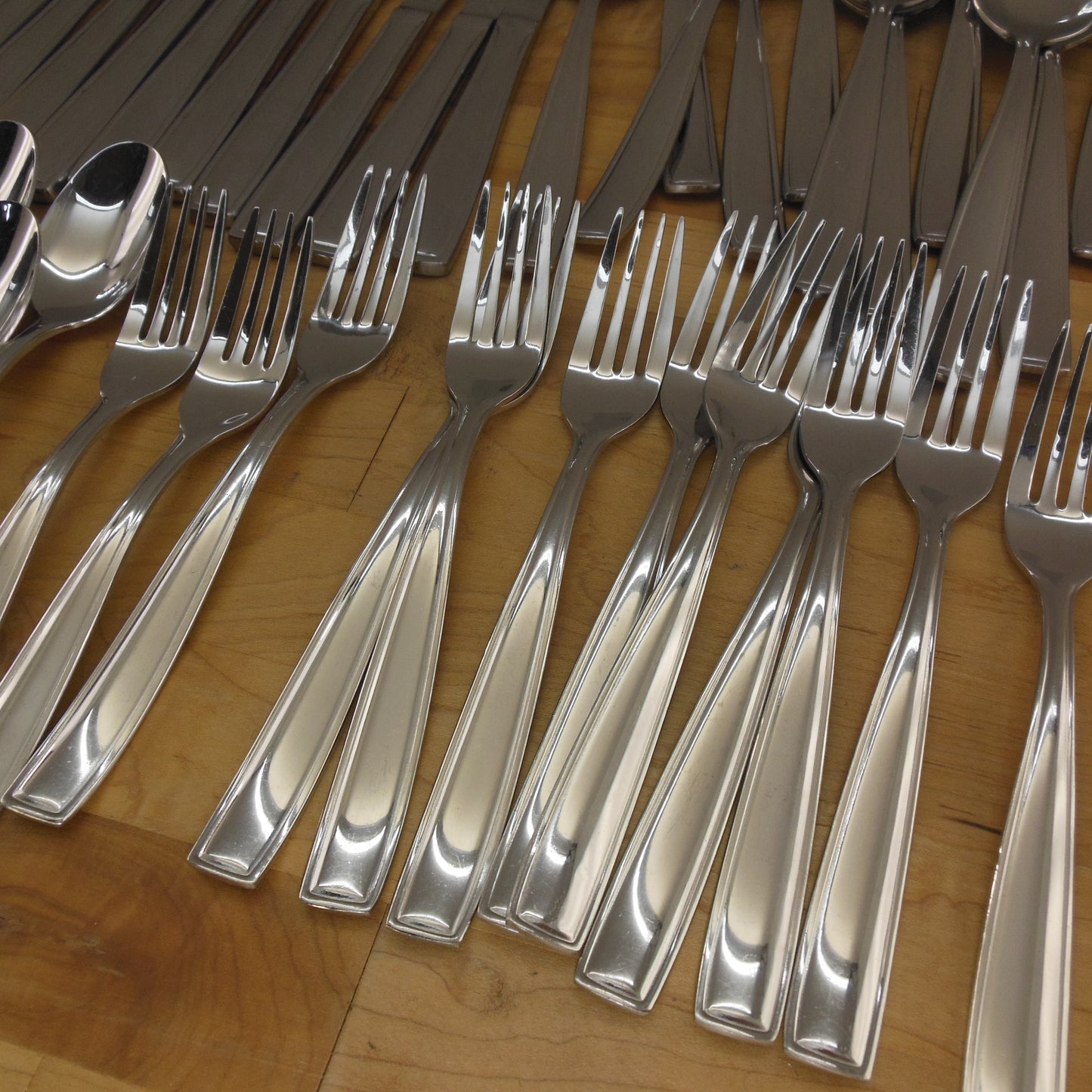 Hampton Silversmiths Harper Stainless Flatware Set 58 Pieces dinner salad forks