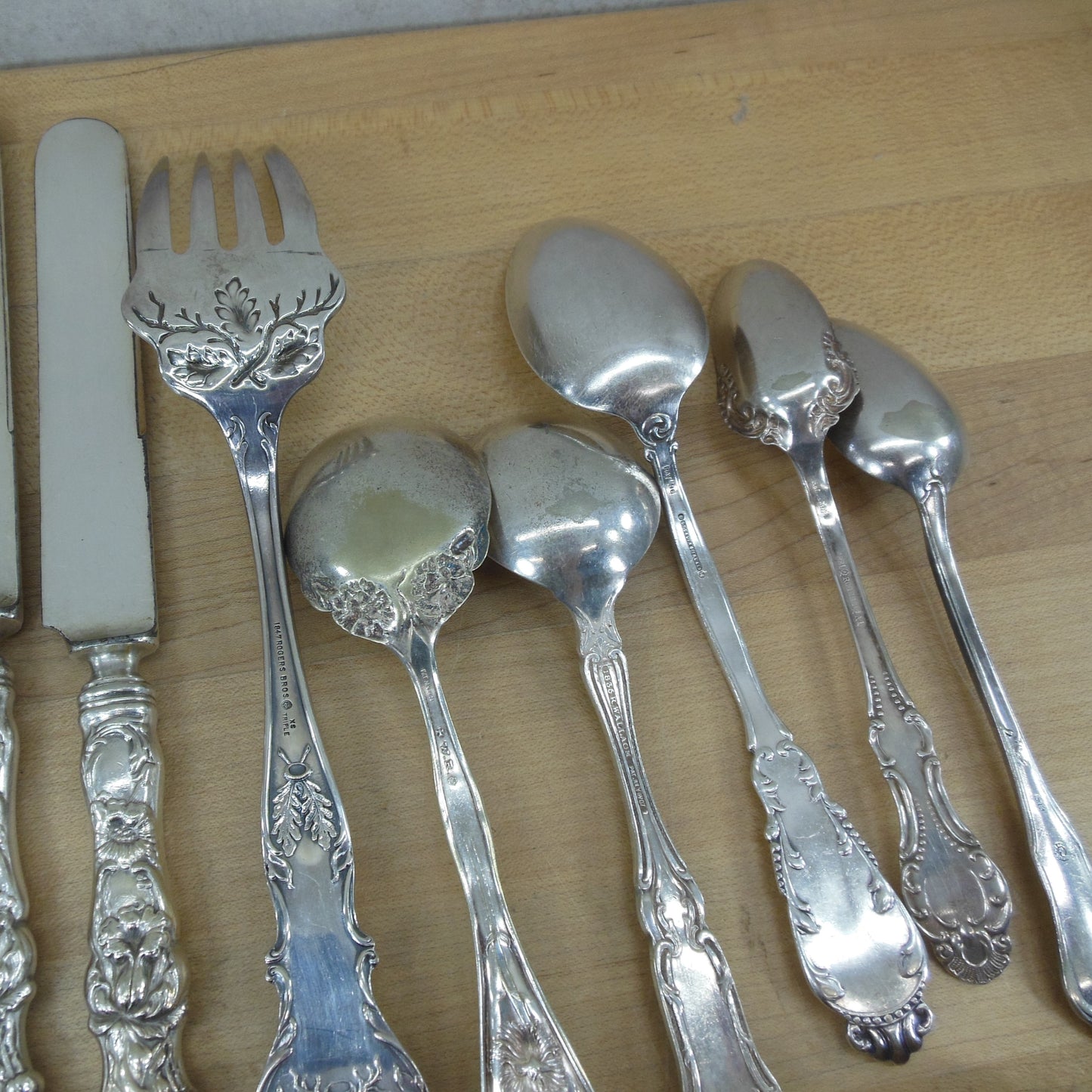 Mixed Lot Silverplate Flatware 27 Lot - Ornate Flowers & Other - Discounted Craft knives