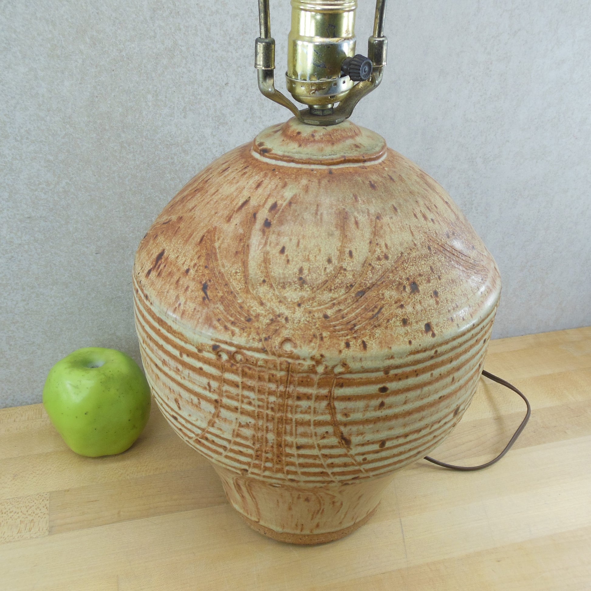 Hyalyn Brown Incised Stoneware Pottery Table Lamp Handmade – Olde ...