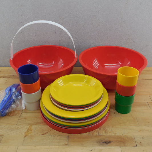 Ingrid Chicago 1970's Plastic Party Ball Picnic Camping Dish Set