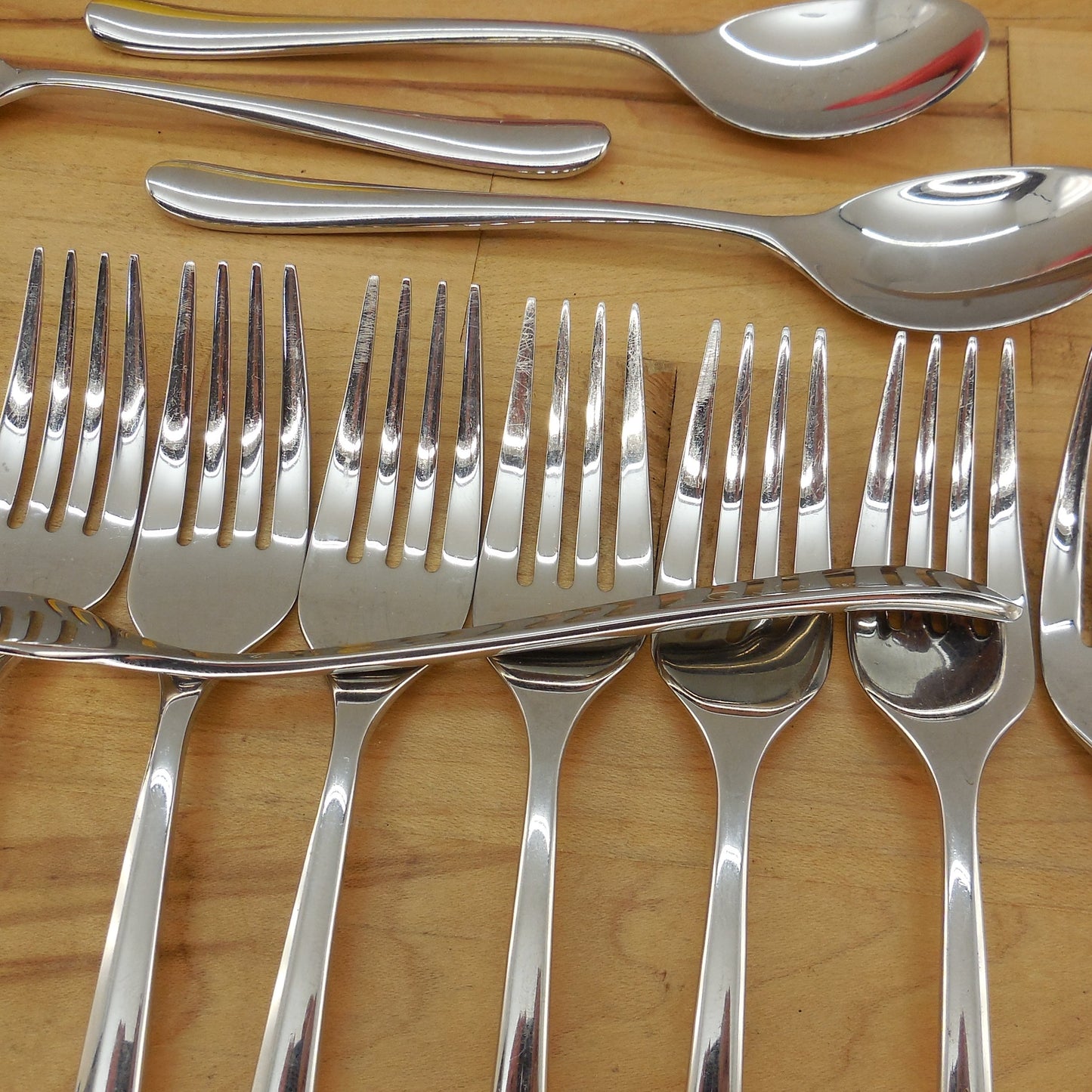 Robert Welch Iona Tour Stainless Flatware 15 Lot Teaspoon Fork Iced Tea Scratch