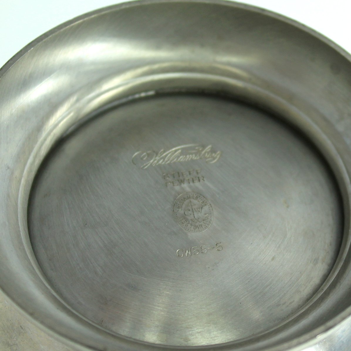 Williamsburg Stieff Pewter Tankard Heavy Weight CW 55-5 marking closeup