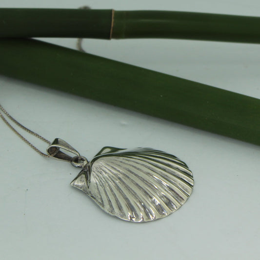 Vintage Pendant Necklace Dimensional Scallop Shell 925 Sterling Silver