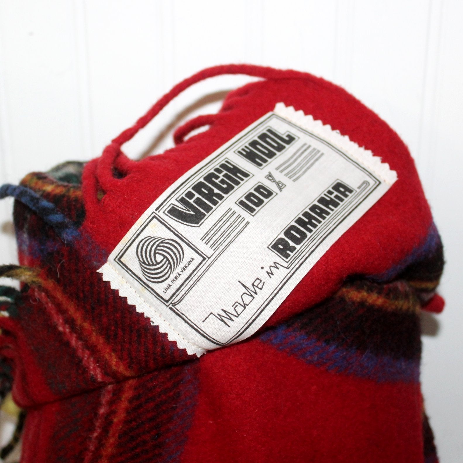 Classic Wool Throw Blanket Red Plaid Made Romania Heavy Dense orig tag