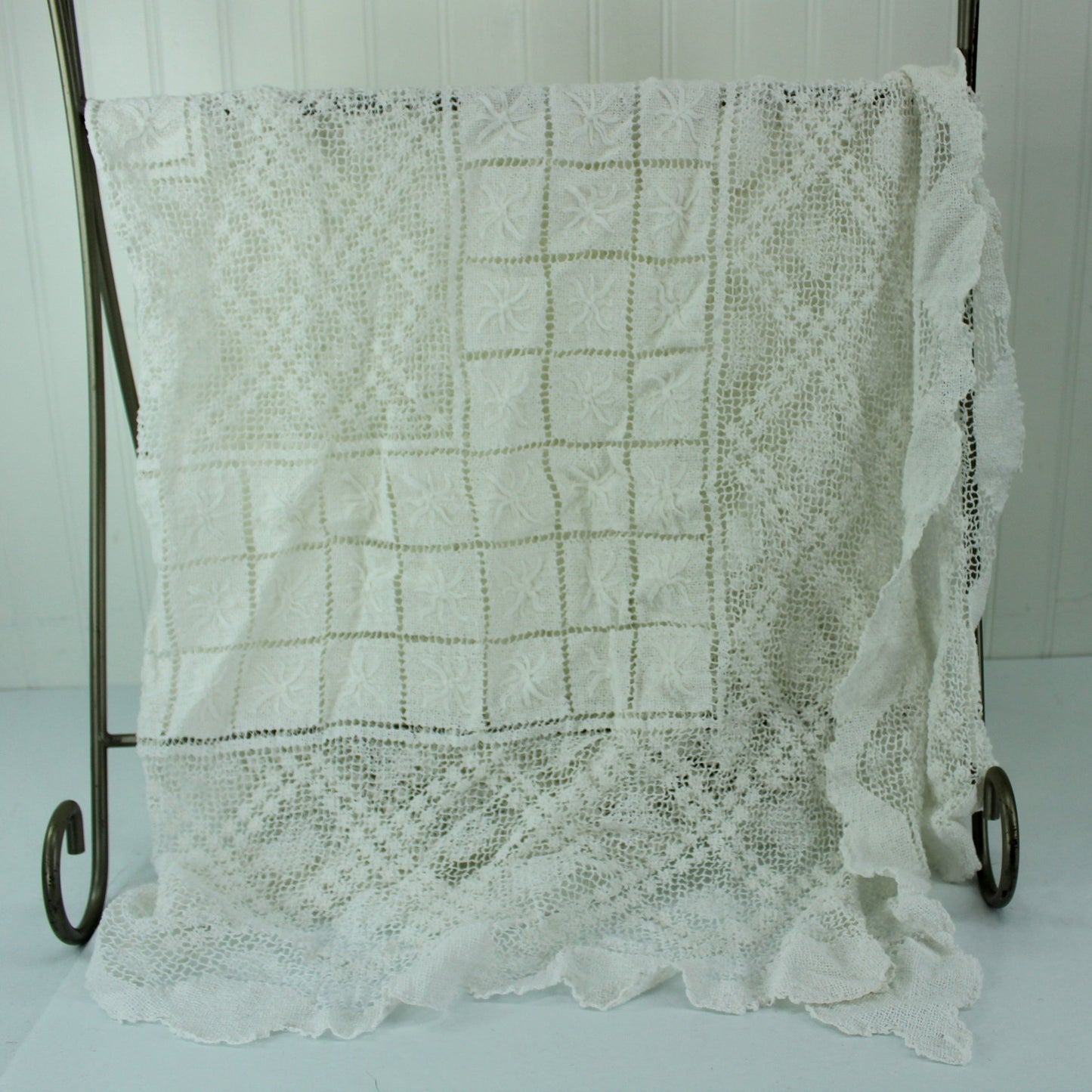 Older 1940s 50s Lace White Table Cloth Elegant Hevy Vraiety Weave 75" X 90" approx 1/4 of cloth
