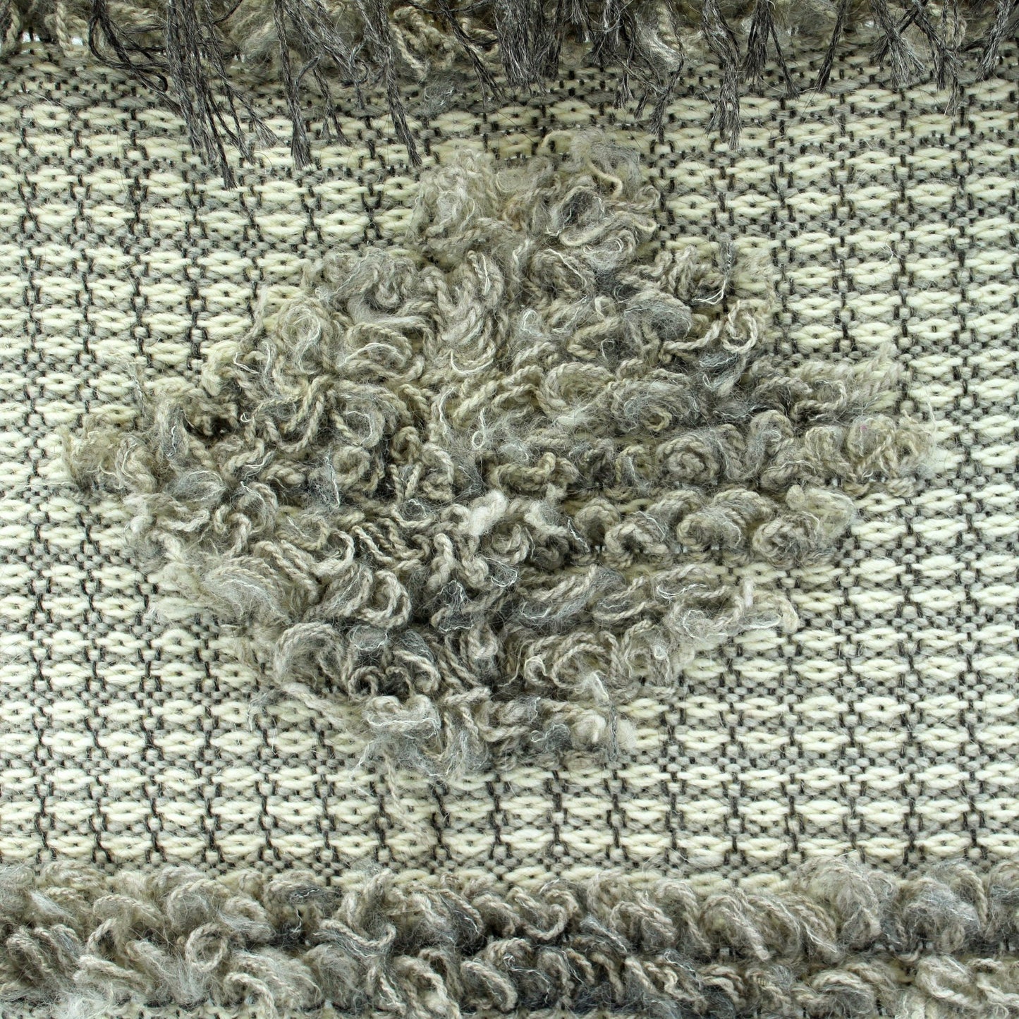 Artisan Hand Loomed Wool Wall Hanging Estate Unused Vintage closeup center loop design