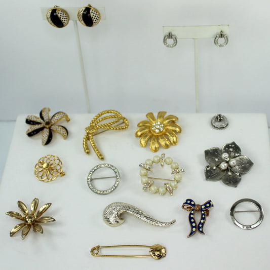 Collection Vintage Jewelry 2 Demi Parure 11 Pins Estate Wearables Bow Pearls RS