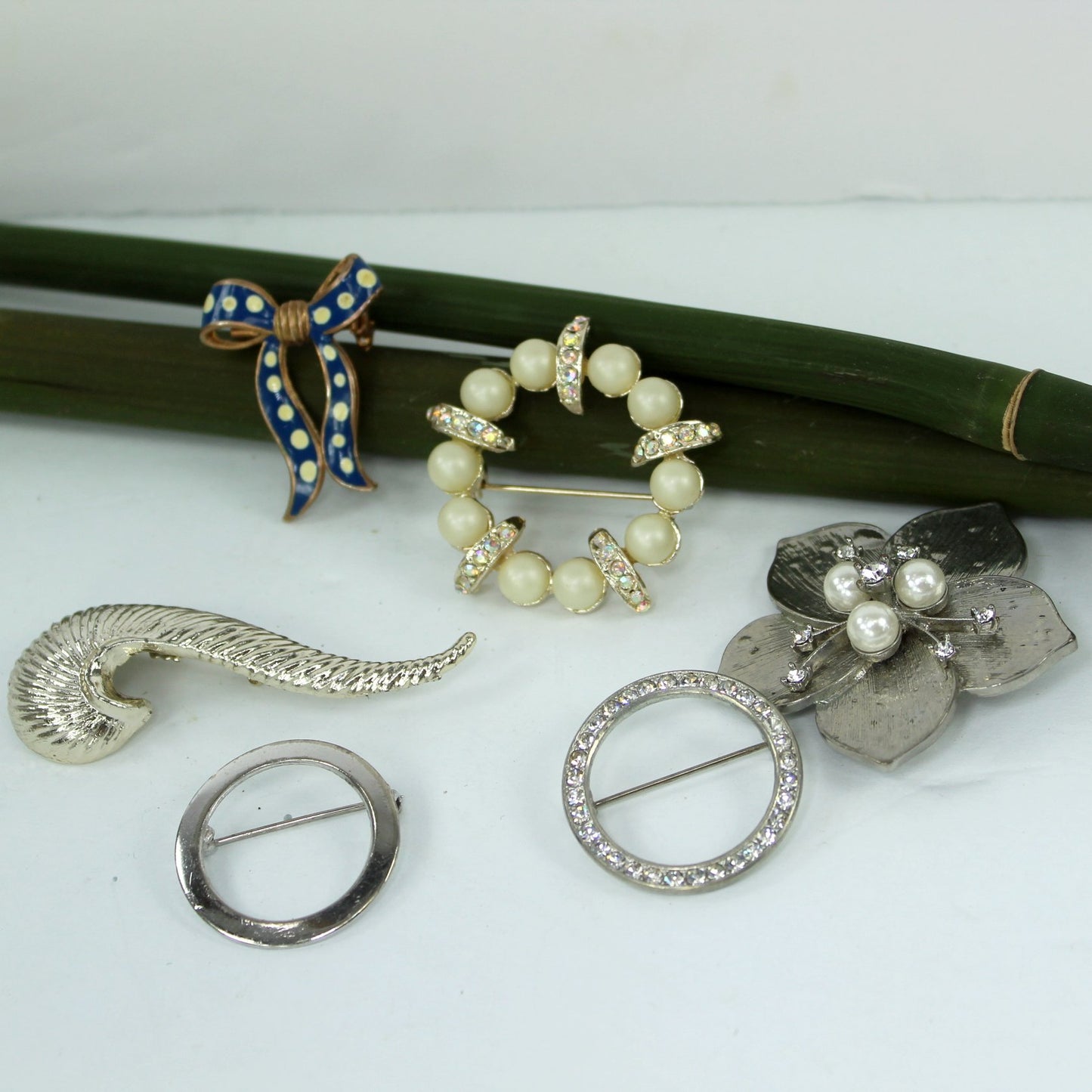 Collection Vintage Jewelry 2 Demi Parure 11 Pins Estate Wearables Bow Pearls RS polk dot bow silver leaves