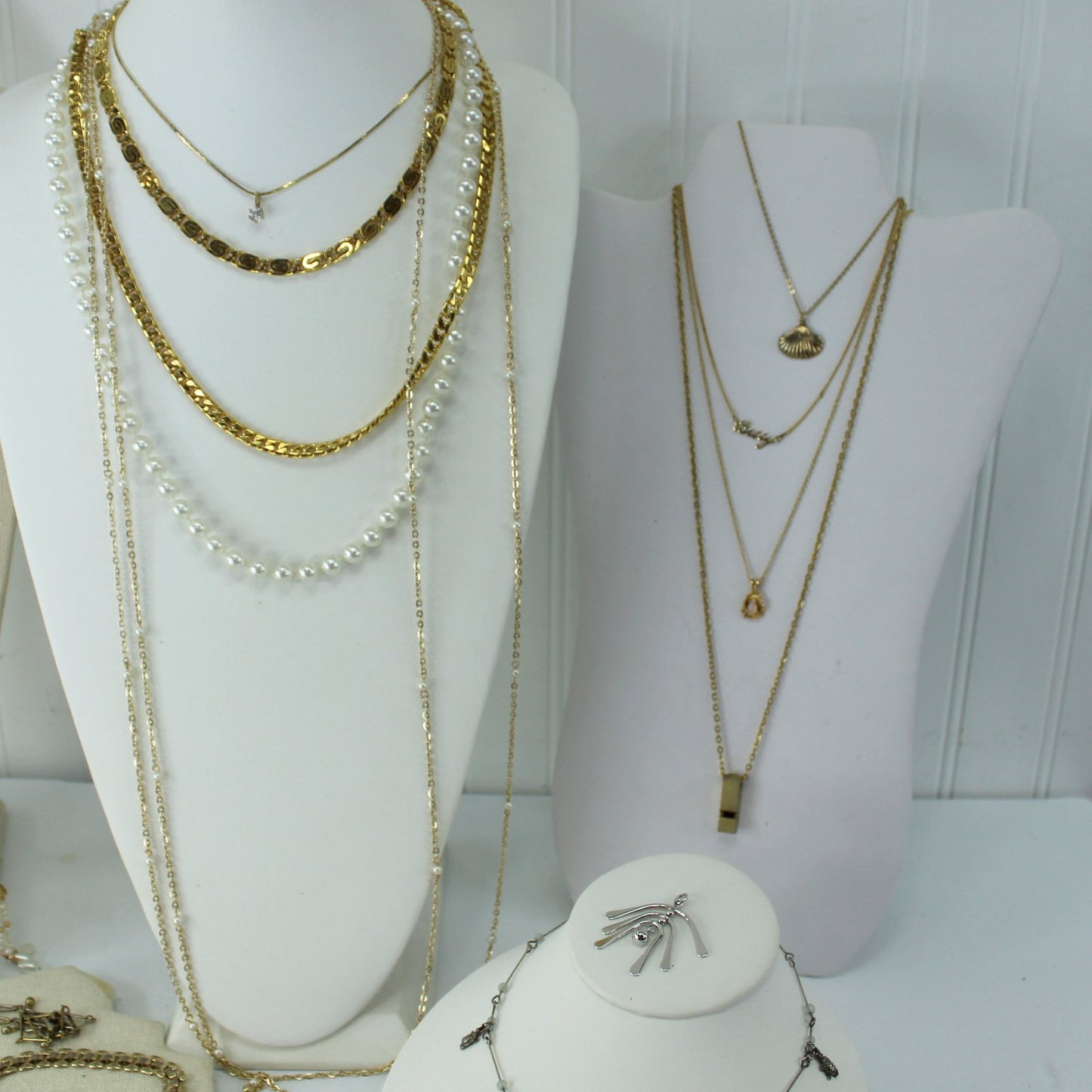 Collection Lot Jewelry Unmarked Necklaces Bracelets Wearables Resale closeup view