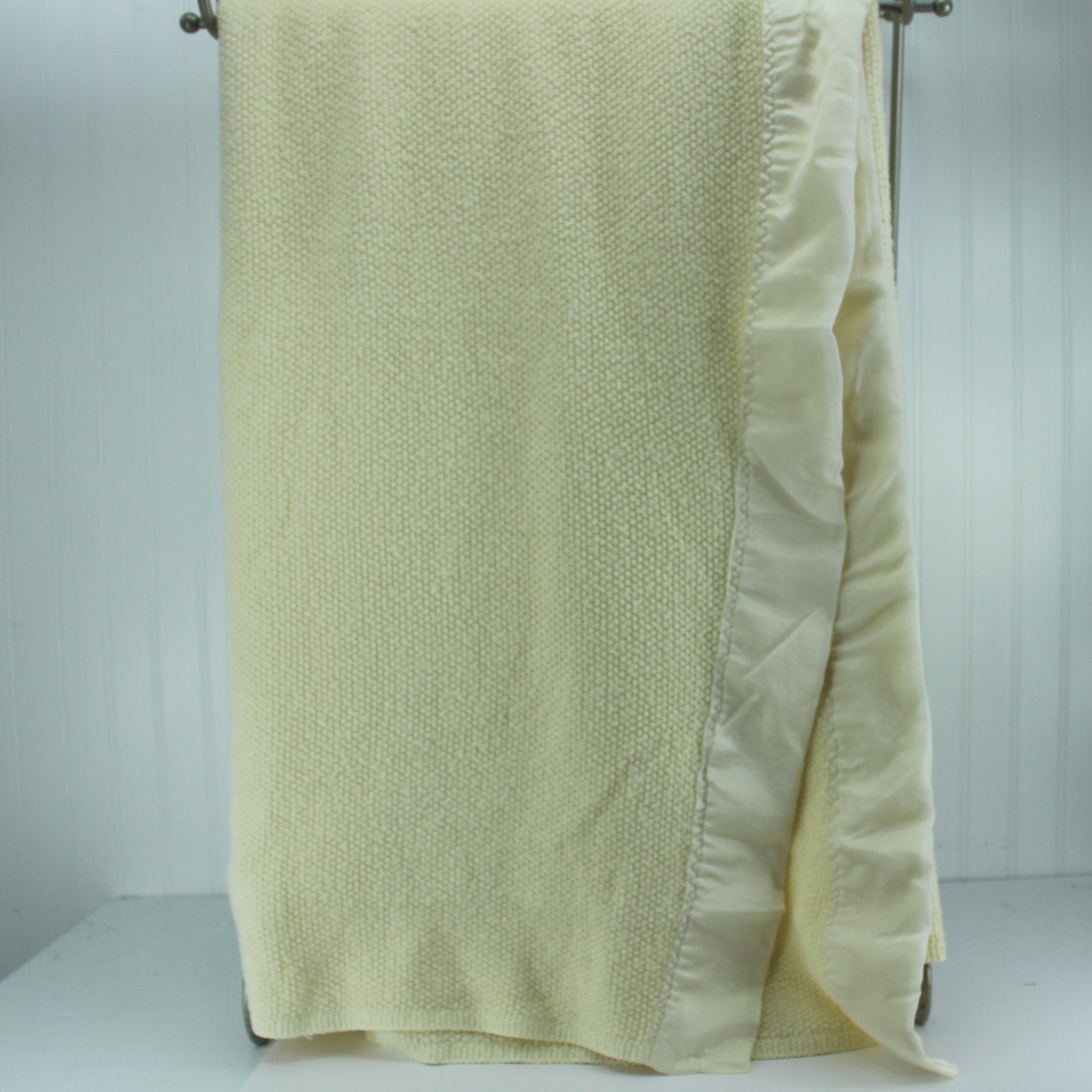 Cream Acrylic Blanket Popcorn Weave 66" X 82" linear view of blanket