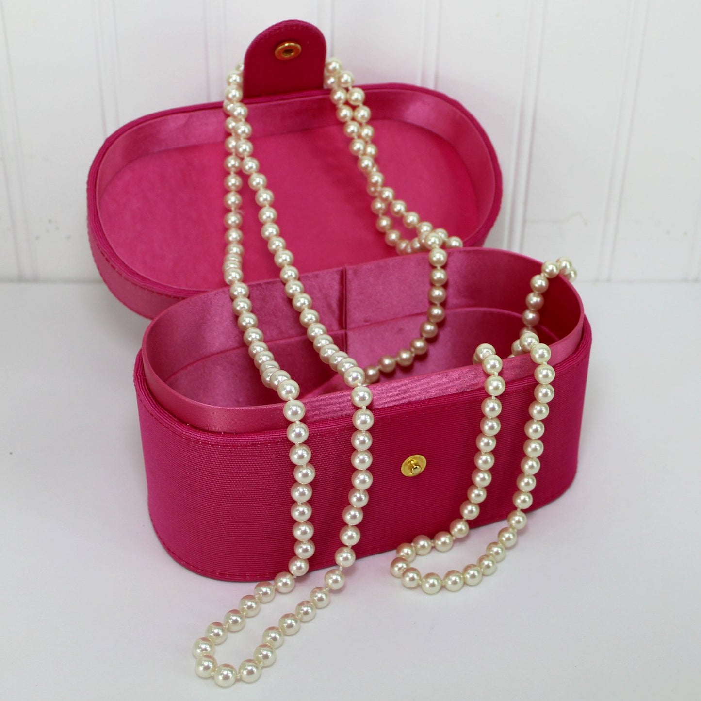 Lariat Rope Necklace 88" Knotted Pearls Estee Lauder Pink Fabric Box