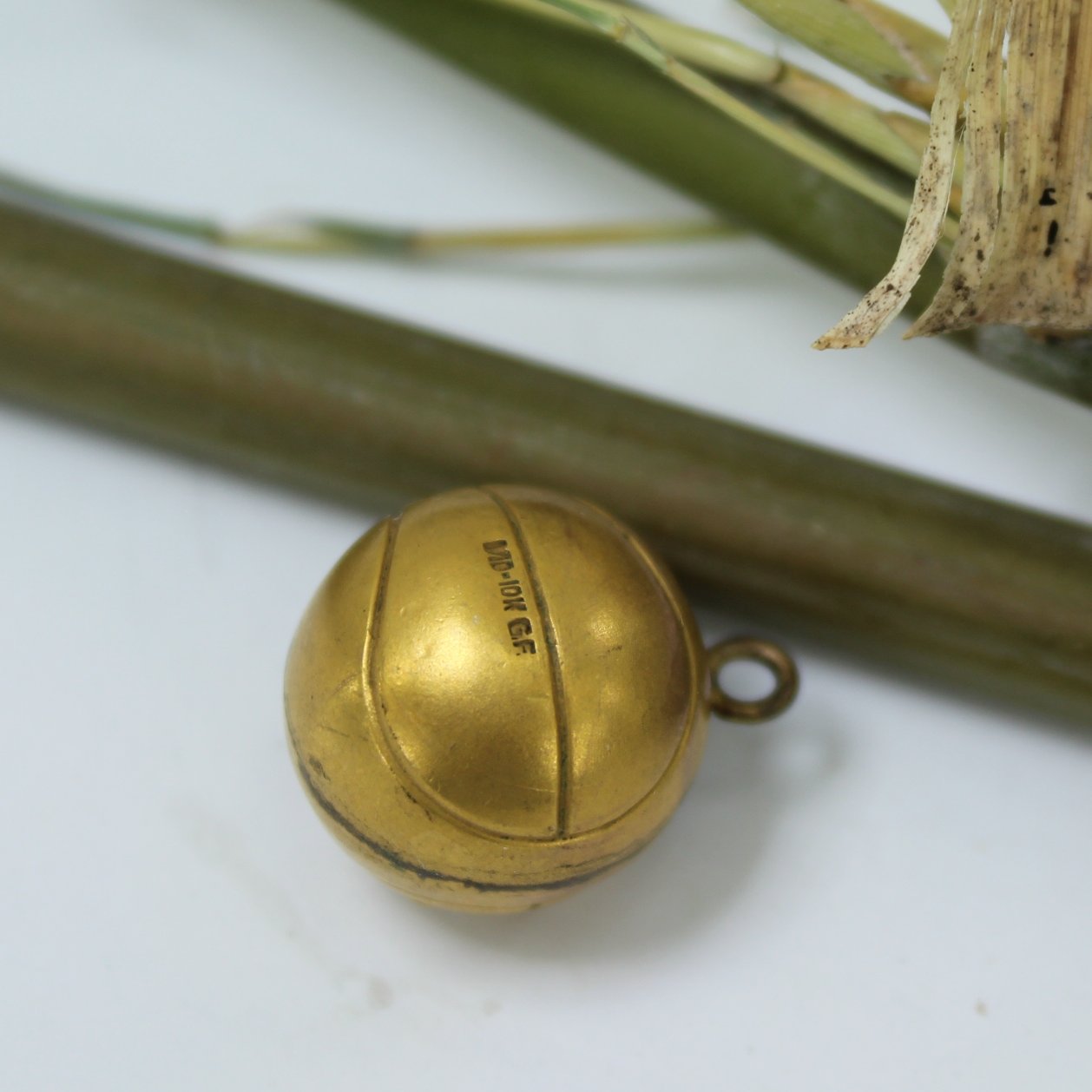 Vintage 1942 Basketball 1/10 10K Gold Enamel Charm mark of gold purity