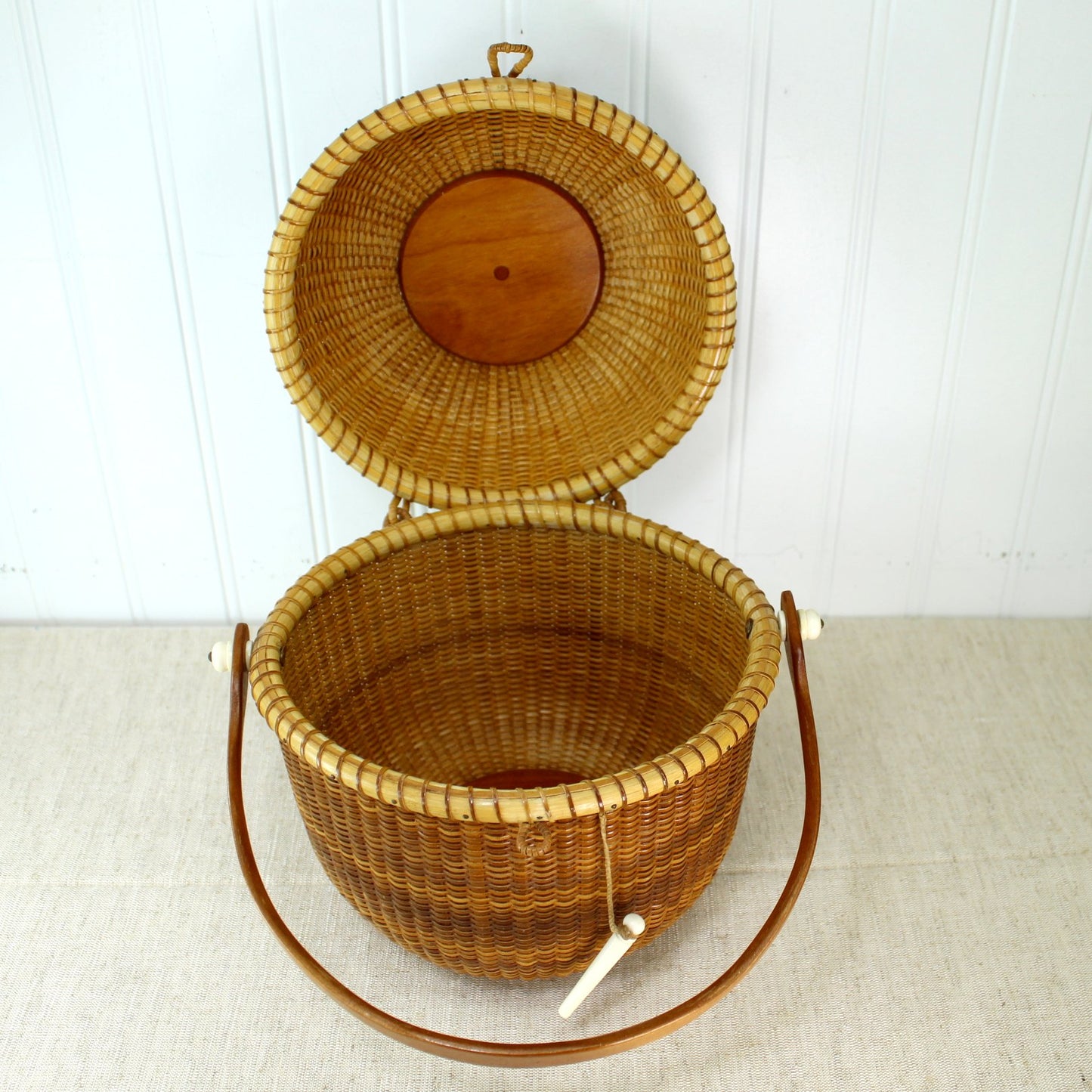 Nantucket Friendship Basket Purse Shell Ivory Decorated Rare Dome Shape