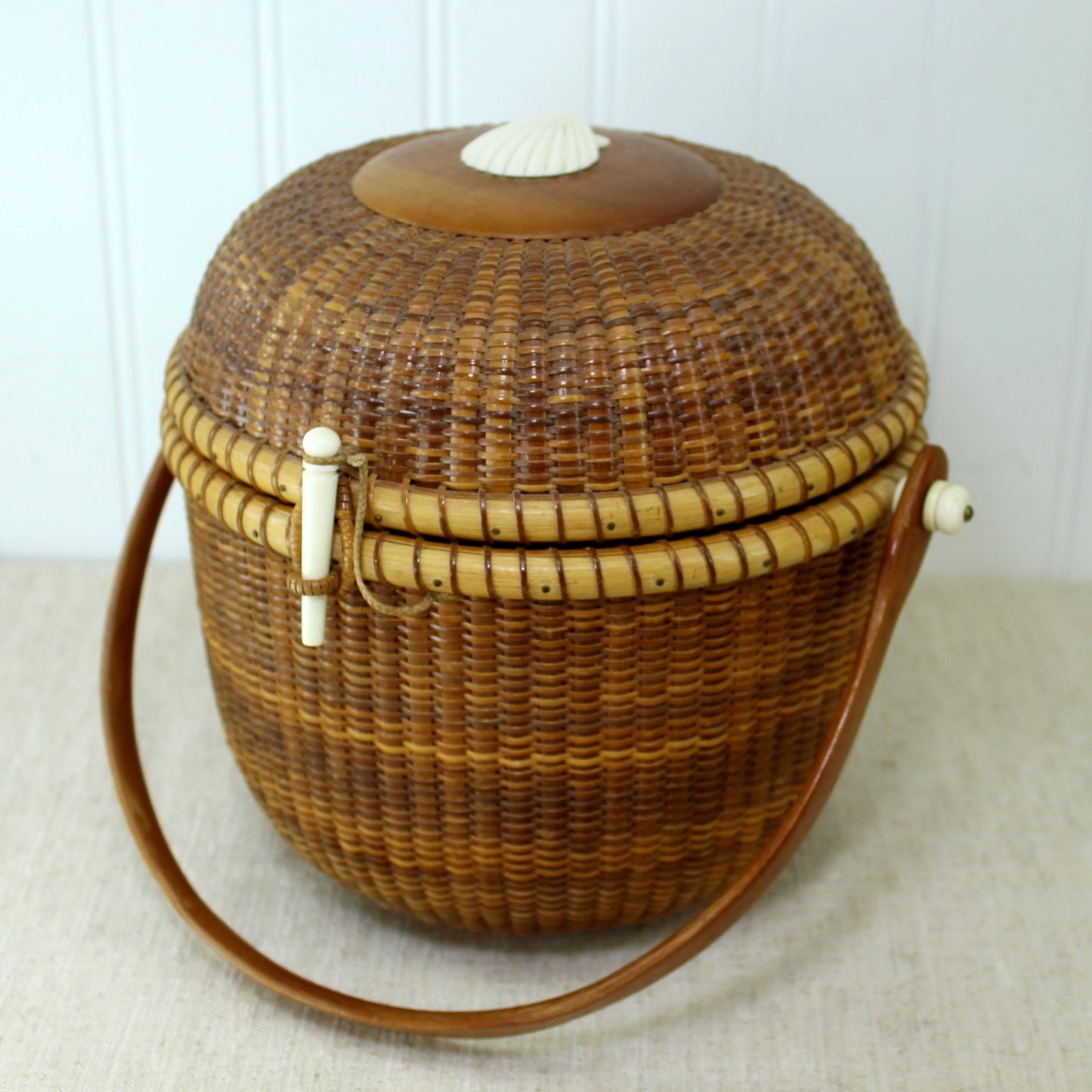 Nantucket Friendship Basket Purse Shell Ivory Decorated Rare Dome Shape