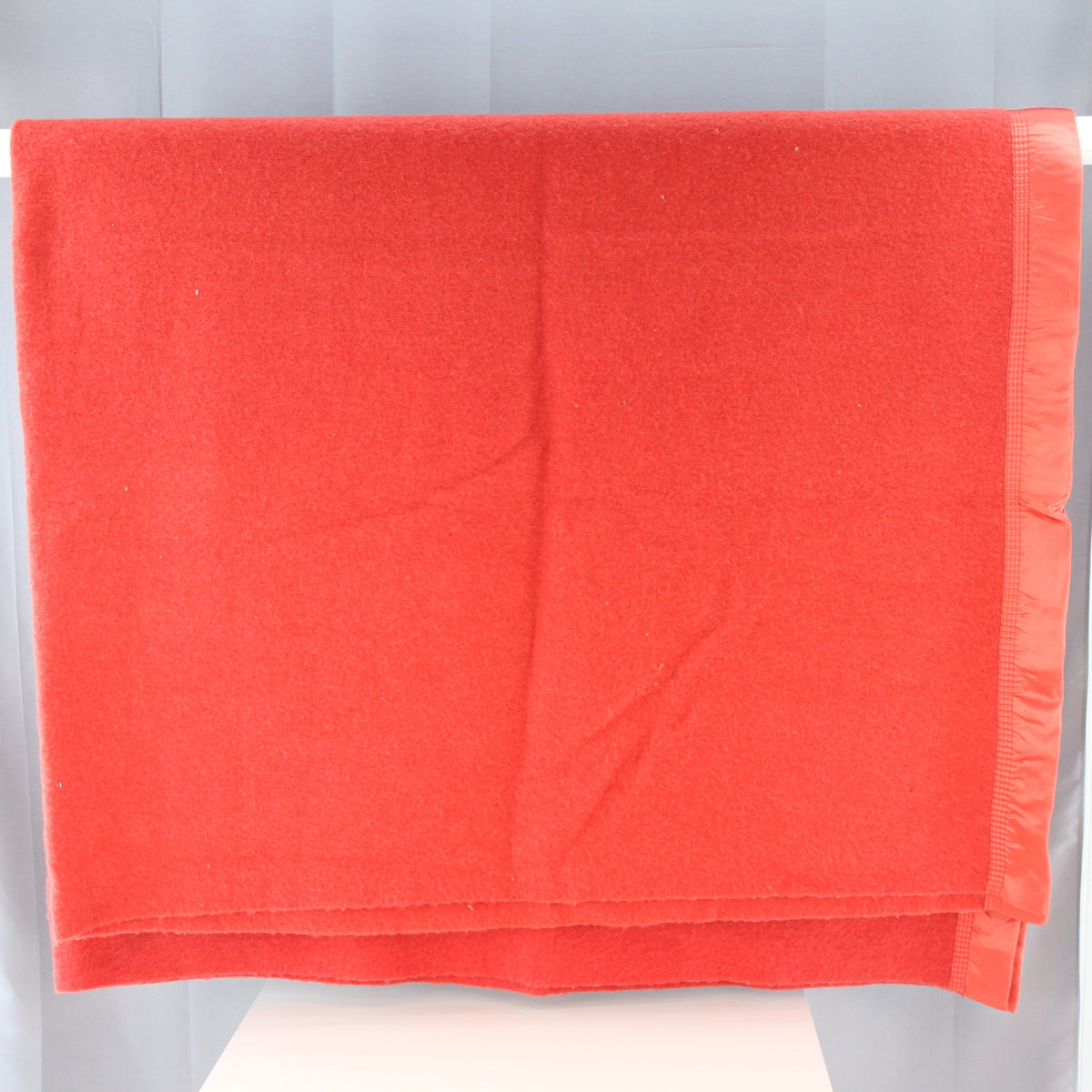 Vintage Wards Rose Fleecydown Wool Blanket 76W x 88L Triple Stitch Binding
