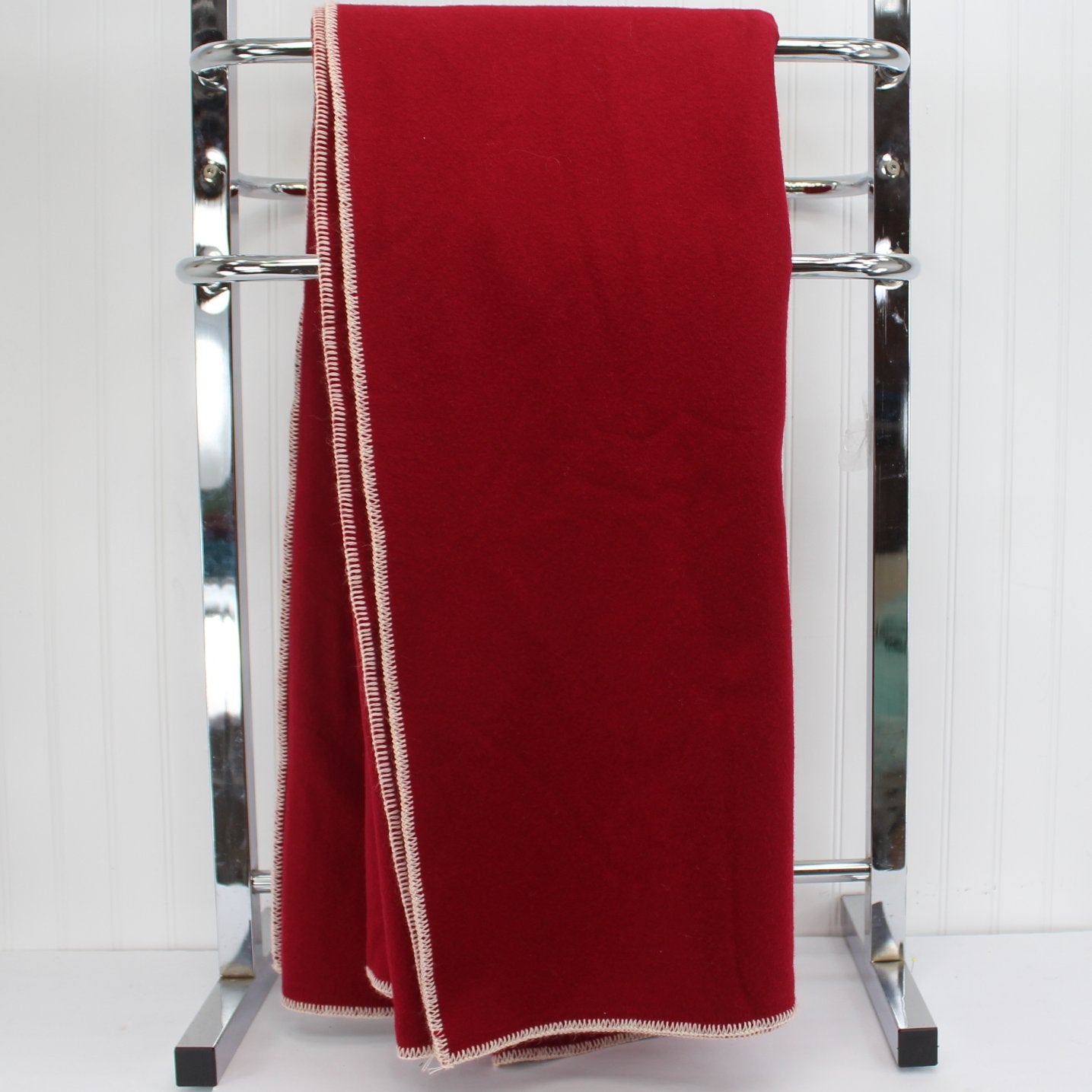 Light Wool Blanket Throw Deep Red White Blanket Stitch Edges All Seasons linear view of blanket