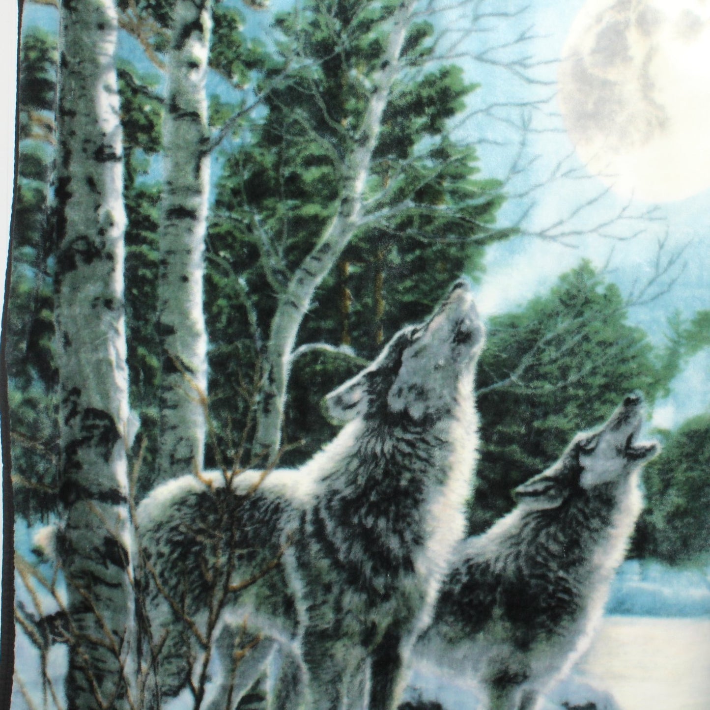 Oeko-Tex wild Frontier Series Throw Blanket Pair Wolves Excellent closeup of wolves howling