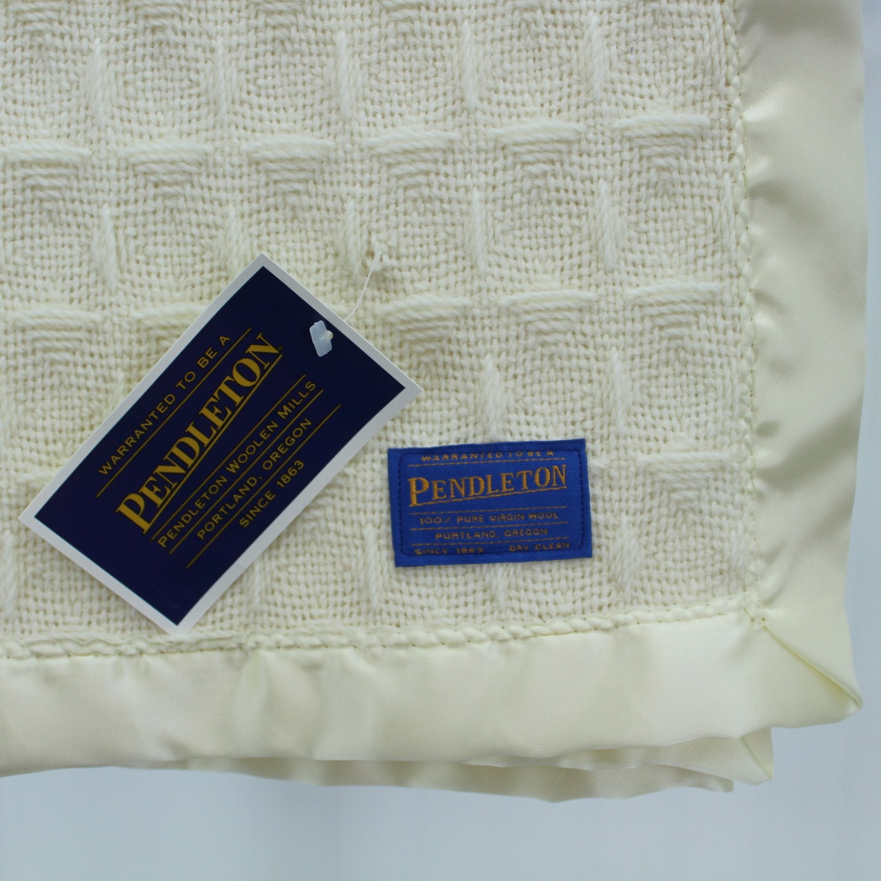 New With Tags Pendleton Wool Crib Blanket Ivory Basket Weave original ribbon and hang tag