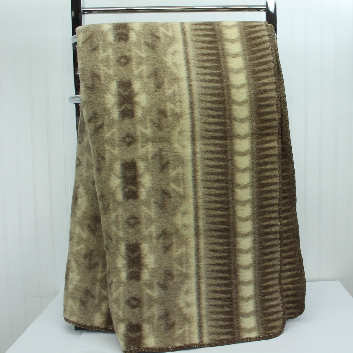 L L Bean Wool Cotton Blanket Ecuador Heavy Thick Lush Vintage linear design