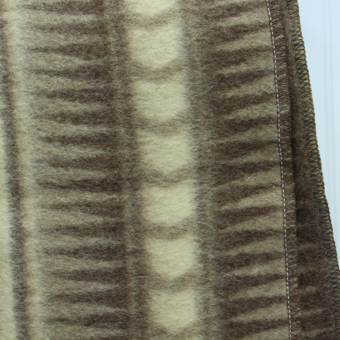 L L Bean Wool Cotton Blanket Ecuador Heavy Thick Lush Vintage closeup beautiful wool