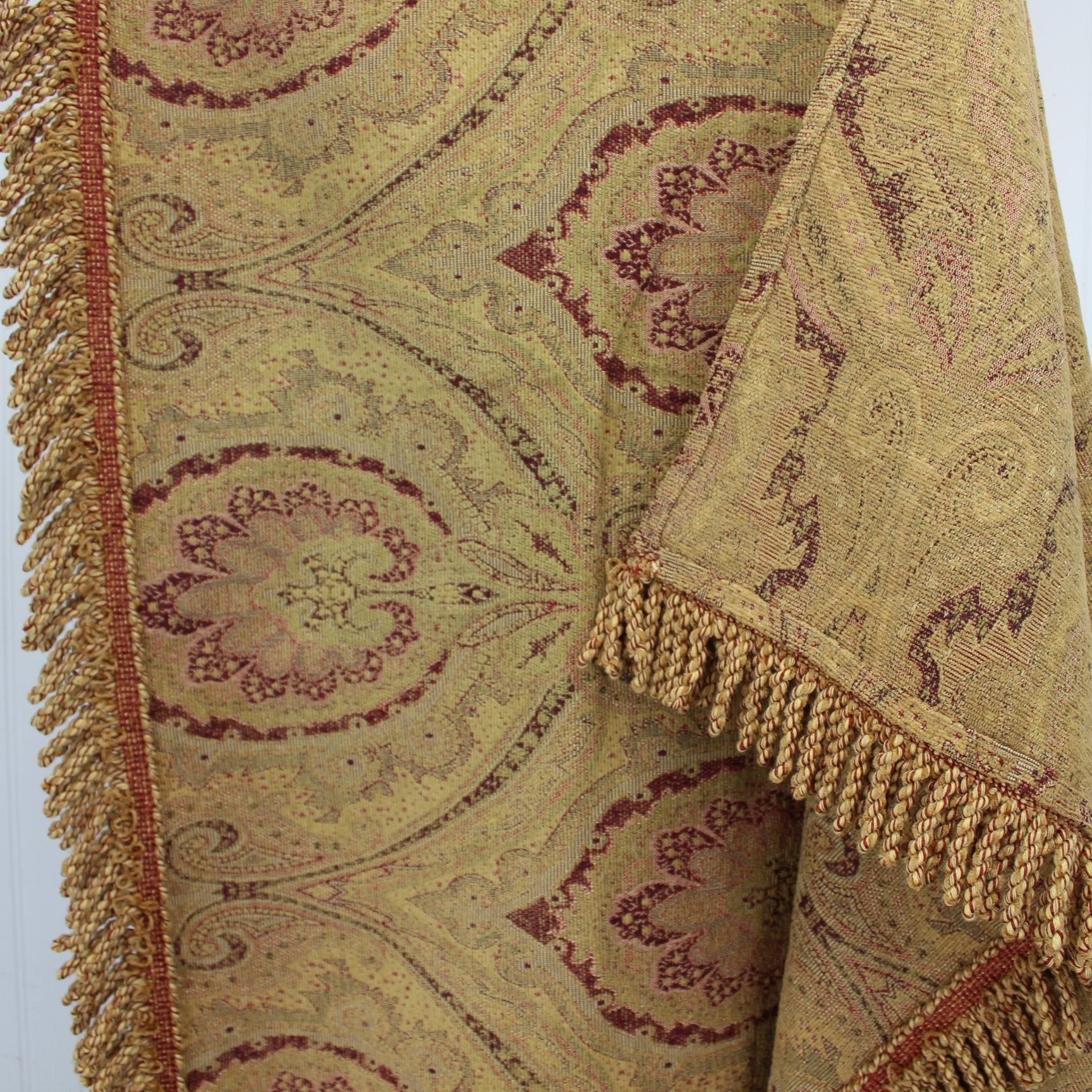 Tapestry Look Rug Bed Throw Wall Hanging Tan Cranberry Heavy Fringe Ends showing reverse side