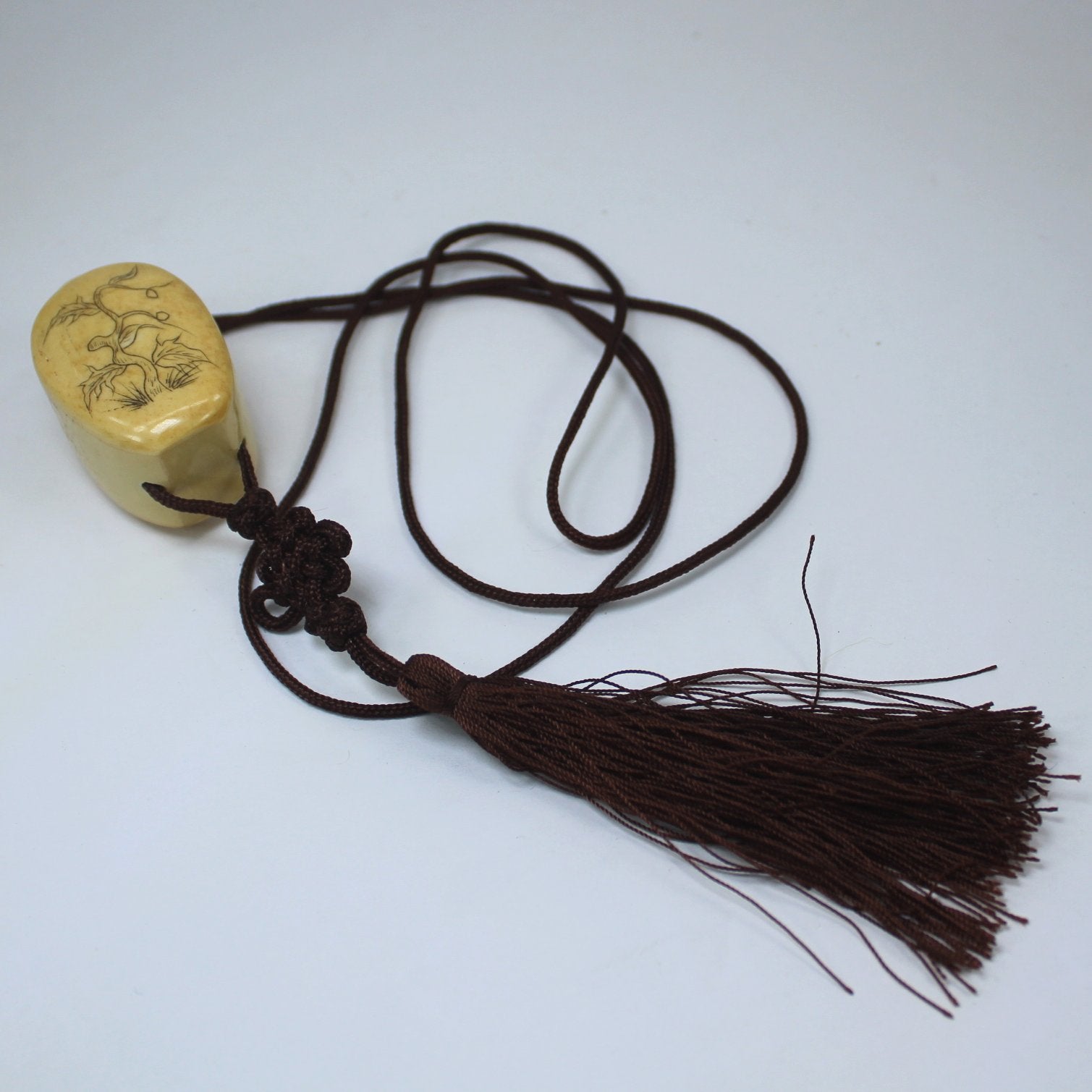 Asian Scent Bottle Necklace Tassel Cord Tree Symbol Decorated brown cord