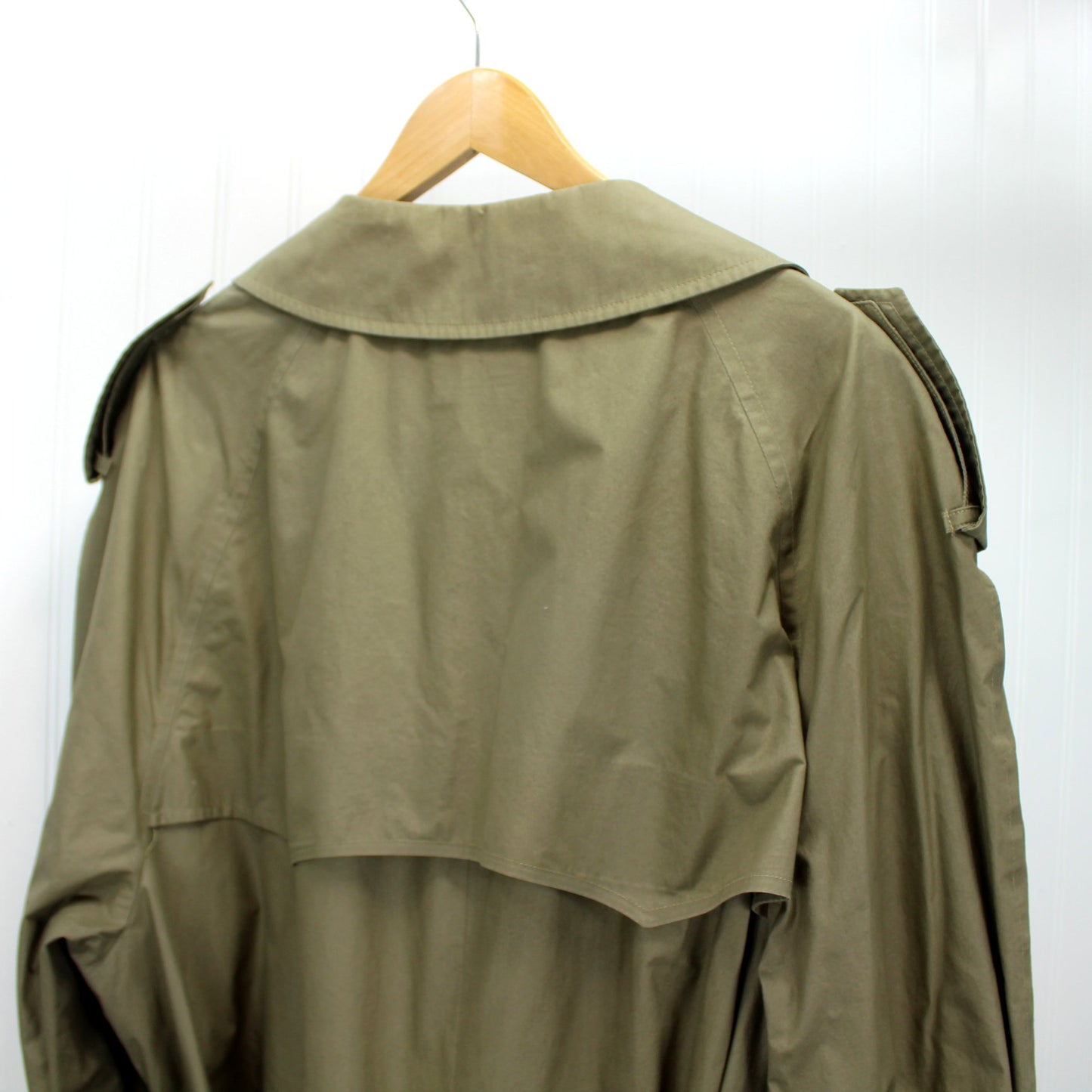 Brooks Bros Vtg Mens Unlined Rain Trench Coat USA 46R Nice Condition shoulder area