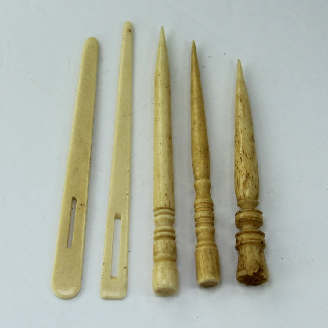 Collection 5 Antique Bone Bodkins Awl Lace Tapestry Tools damage right awl