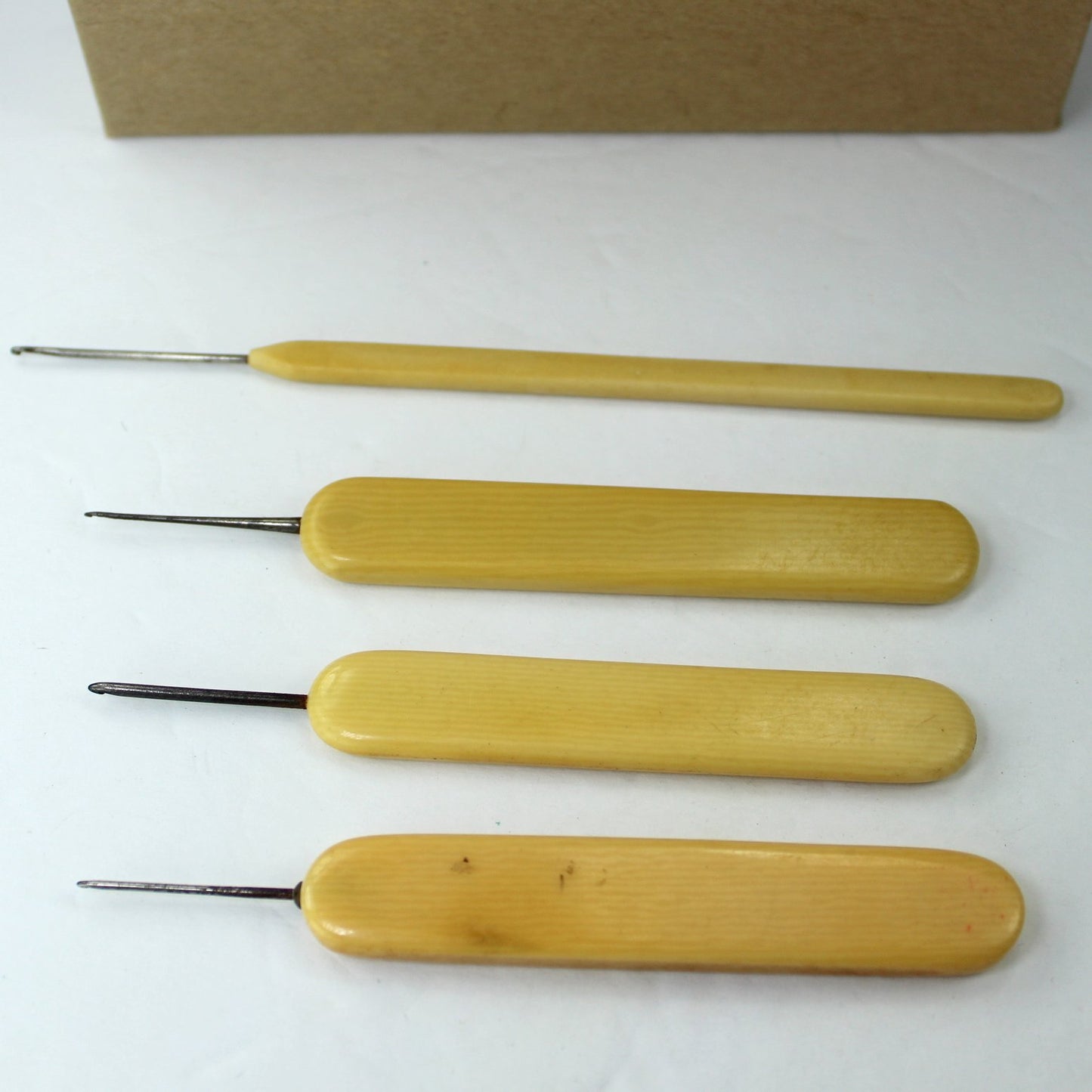 Collection 4 Antique Diadem Crochet Hooks Patent MEF 1915 Celluloid Handles Filet Tambour as arrived from estate