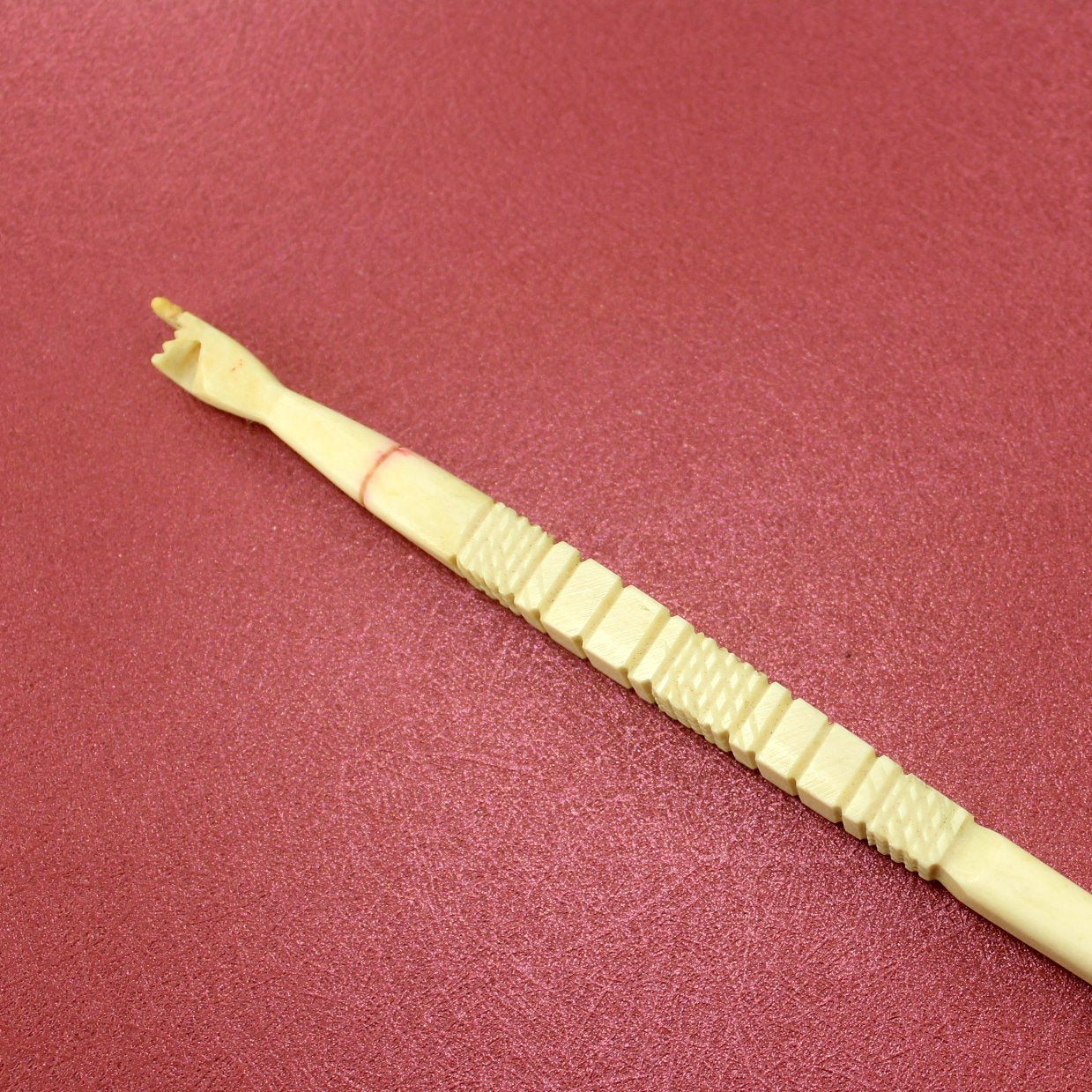 Exquisite Collectible Antique Bone Ivory Crochet Hook Carved Hand Top Decorated Handle close view pattern