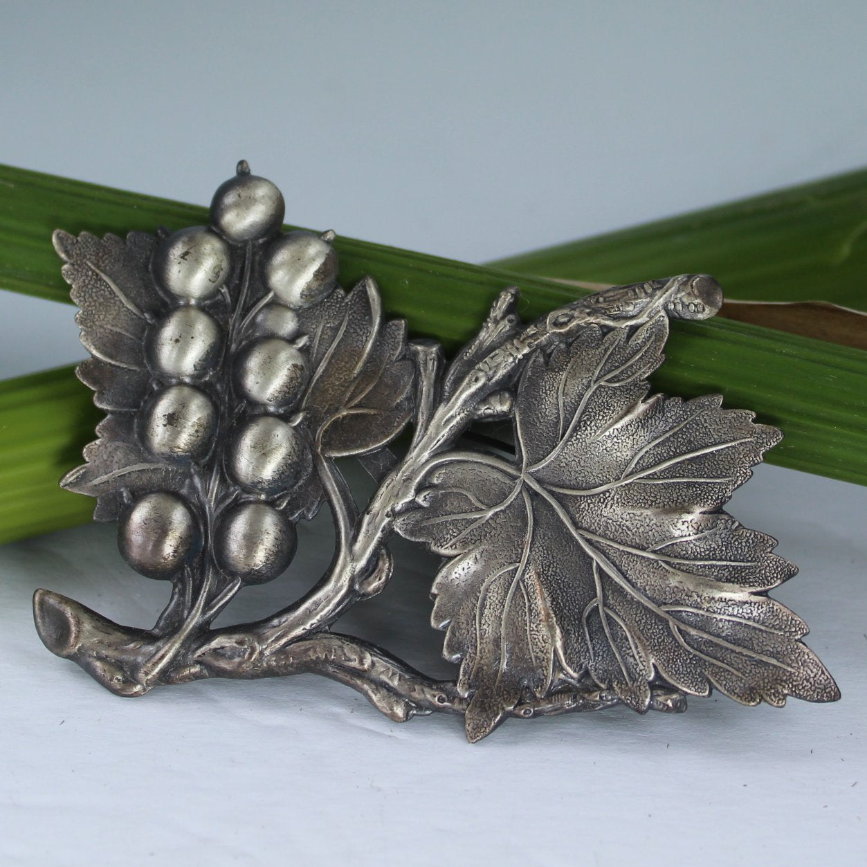 Large Striking Metal Pin Grape Cluster Leaf Pewter Finish Lightweight closeup design