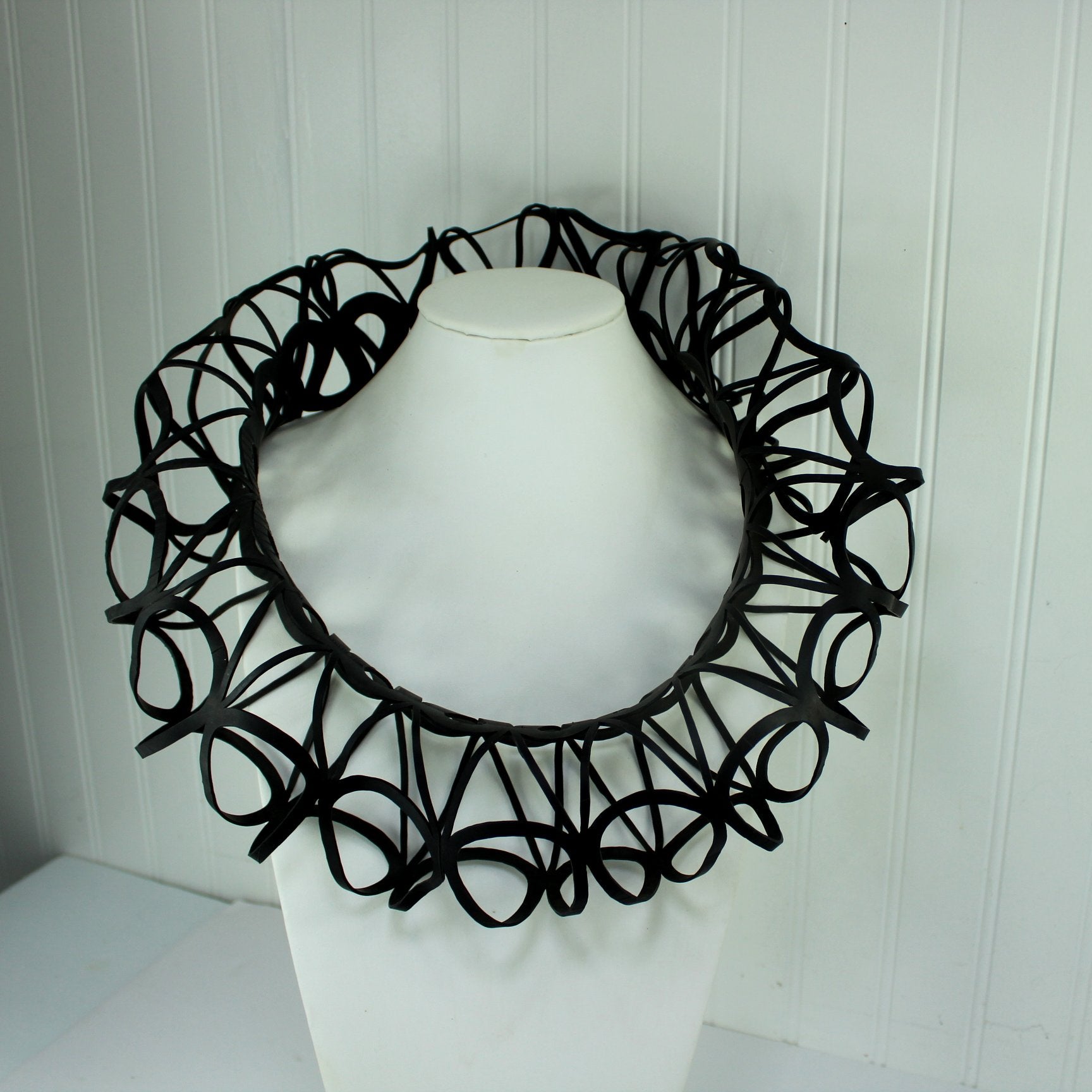 Artistically Cut Black Inner Tube Collar Necklace Light Comfortable 2002 Figure of 8  different position 