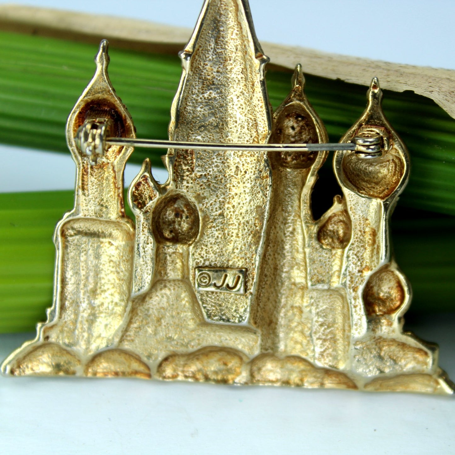 JJ Jonette Vintage Pin St Basil Cathedral Moscow Large Brooch Detailed Dimensional maker marked